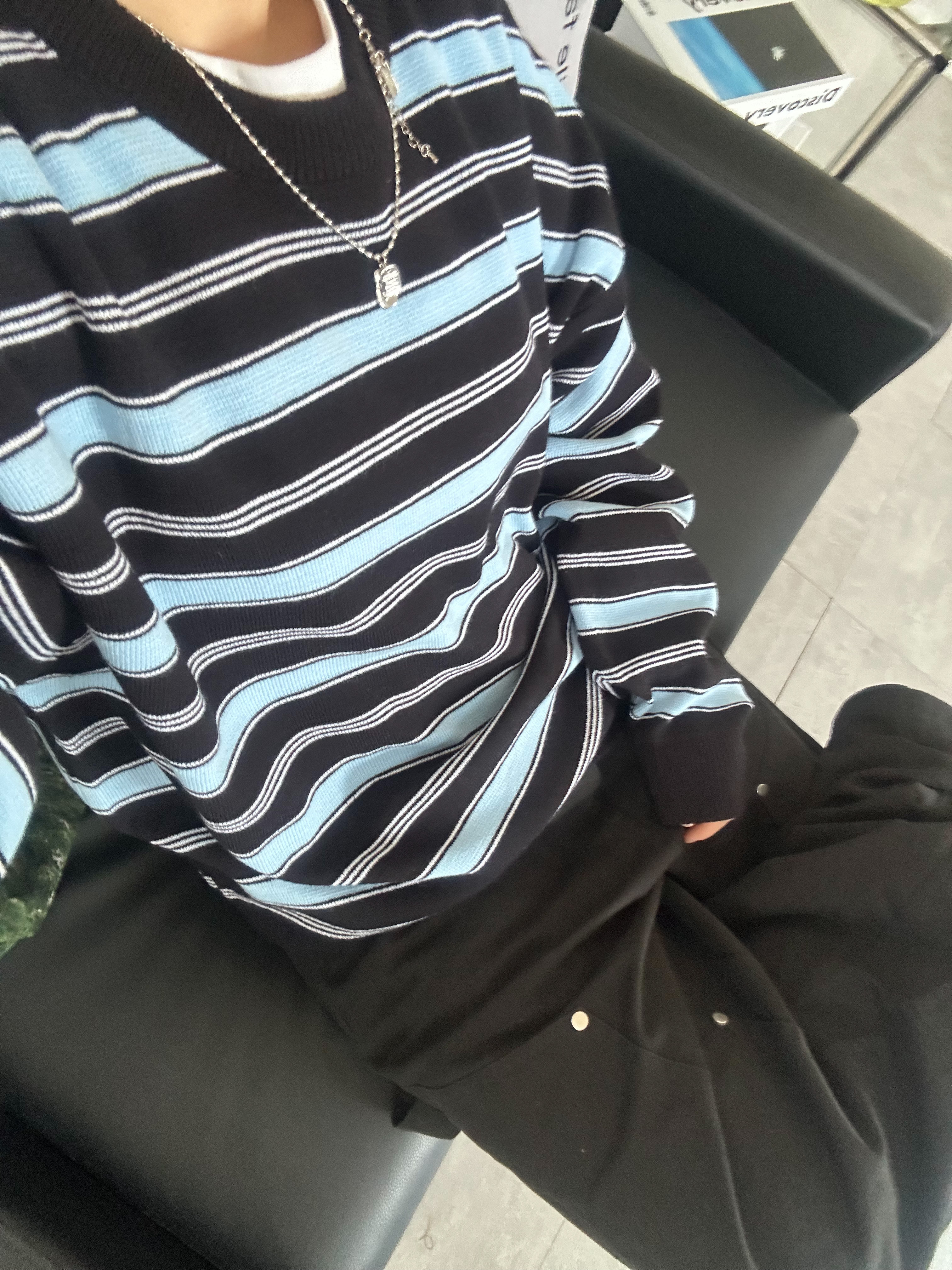 CDG Backpack Black 착용 스타일 - 6
