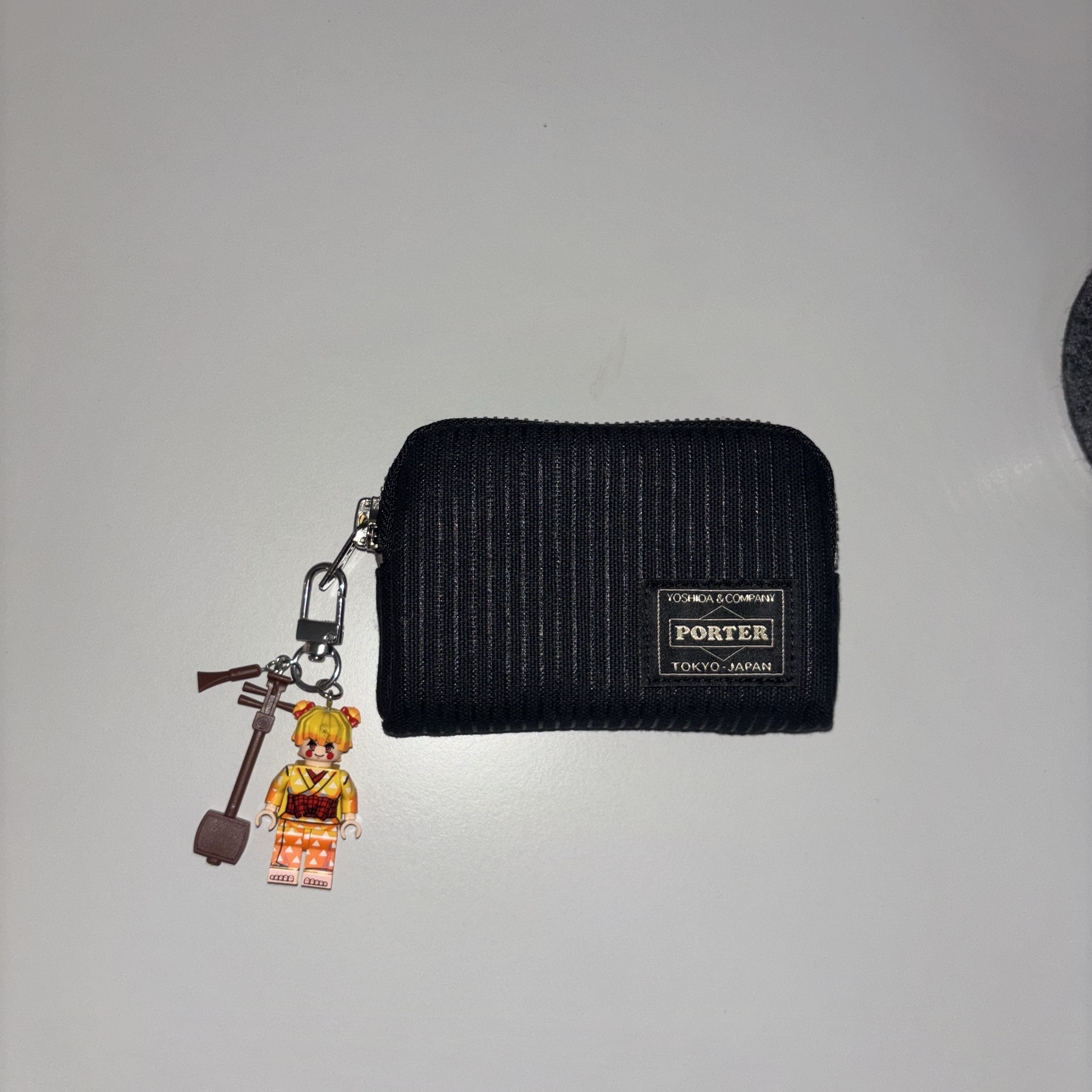 Porter Drawing Coin Key Case Black 착용 스타일