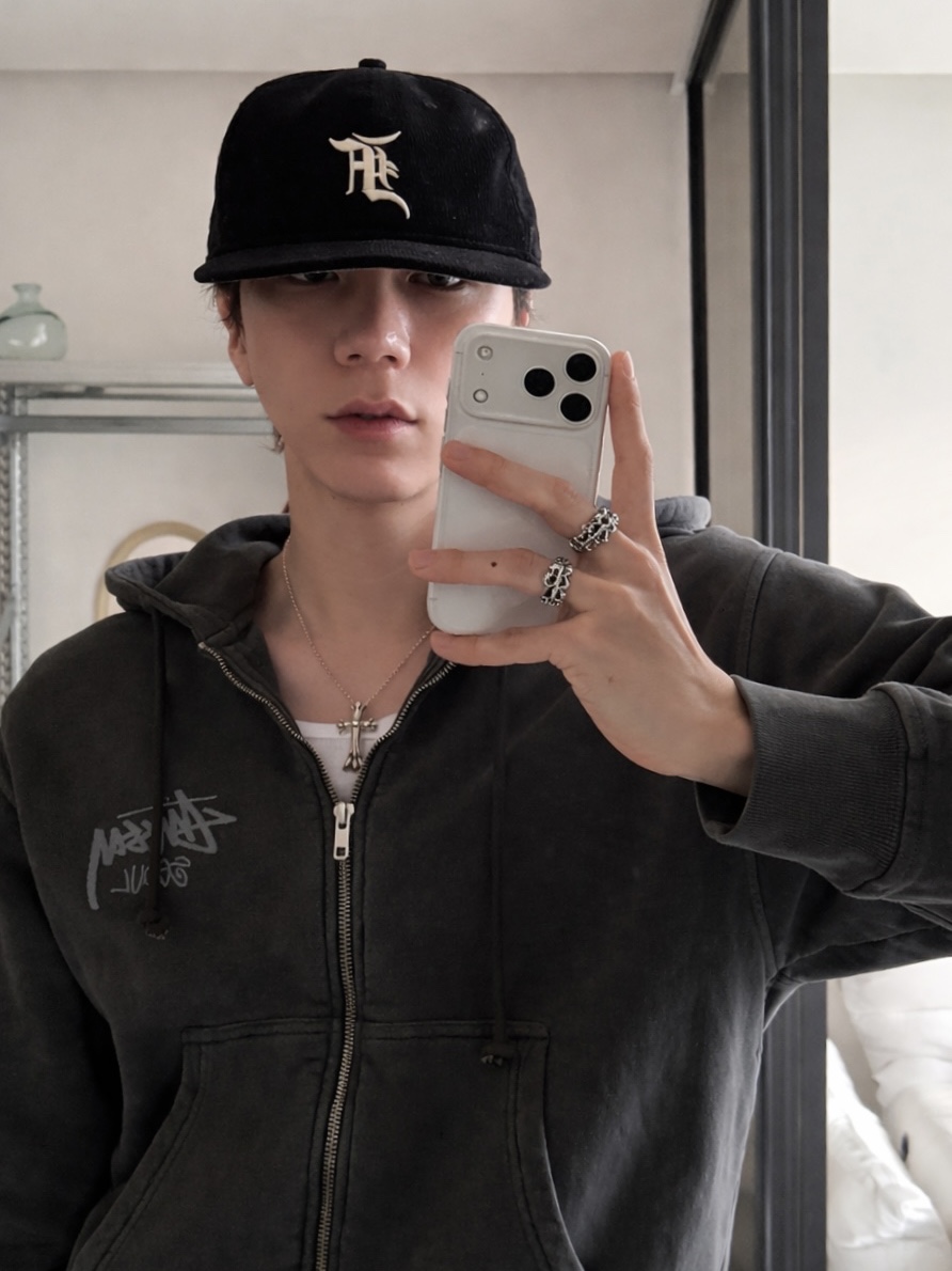 Essentials x New Era Sized Cap Black, Stussy Stock Seoul Zip Hood Black 착용 스타일 - 1