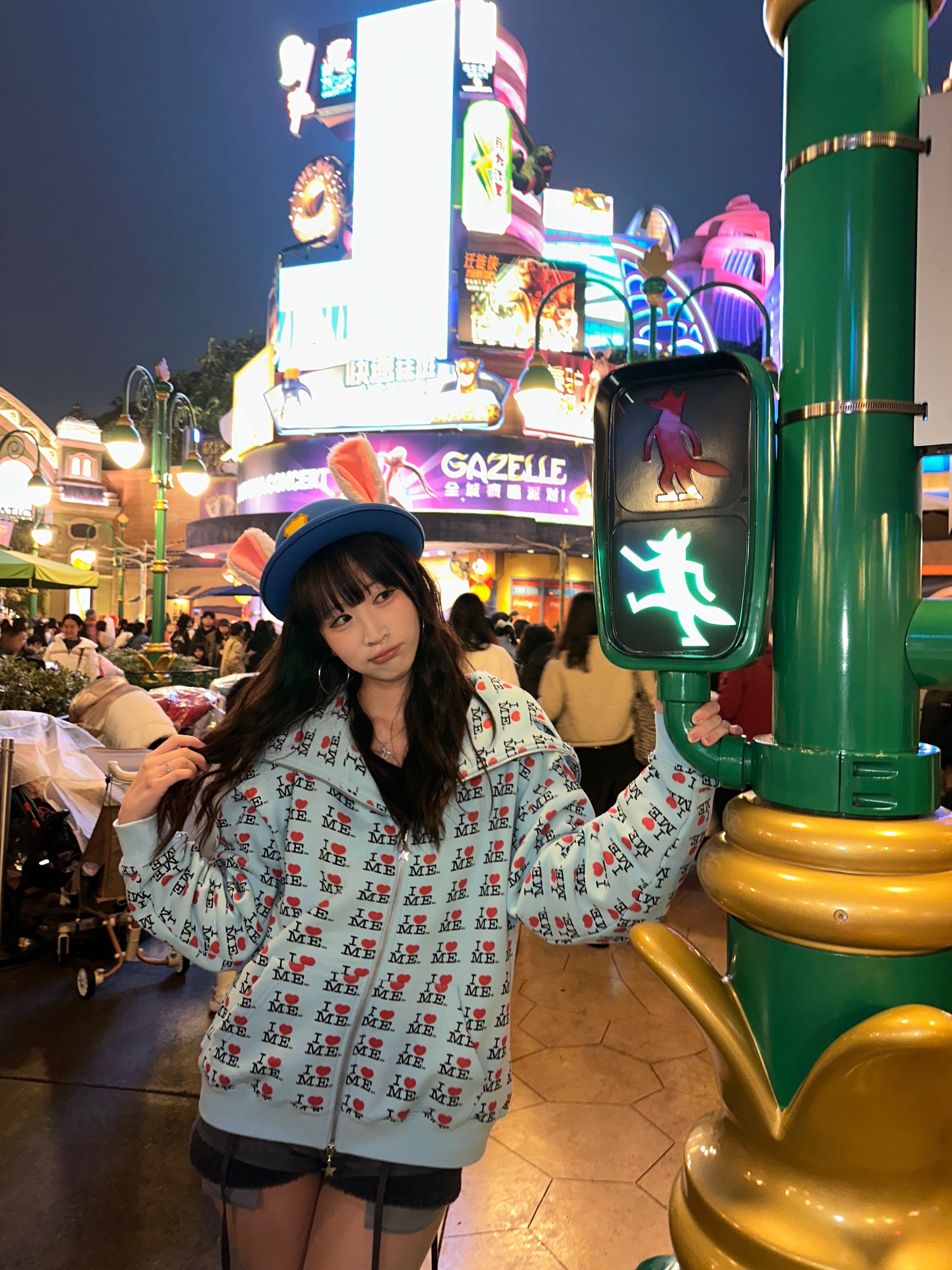 (W) Ashley Williams I Heart Me Butterfly Hoodie Blue, OJOS Asym Shearling Wedge Boot Grey 착용 스타일 - 2