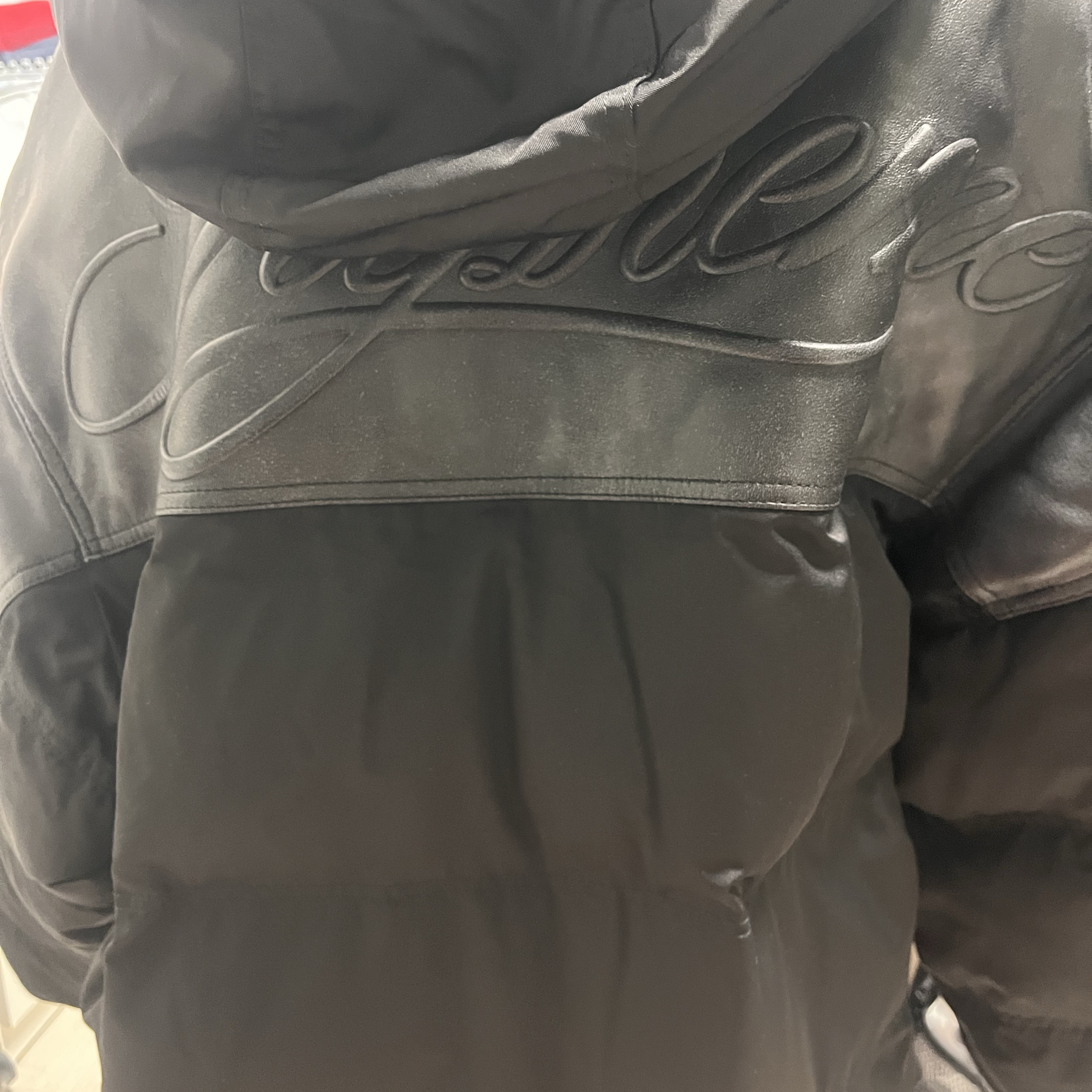 Supreme Leather Yoke Puffer Jacket Black - 25FW 착용 스타일 - 1