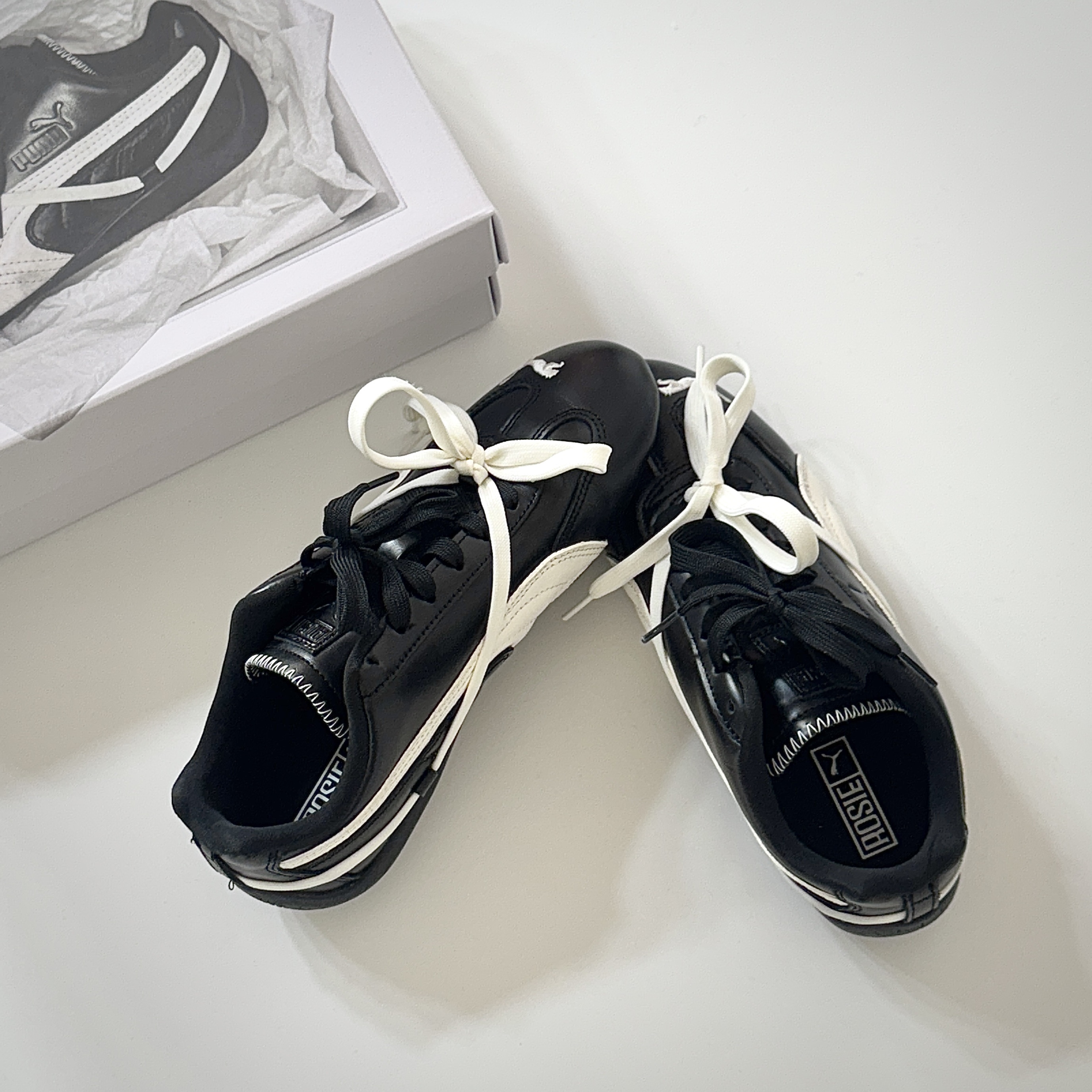 (W) Puma x Rosé Speedcat PRM Black Warm White 착용 스타일 - 1