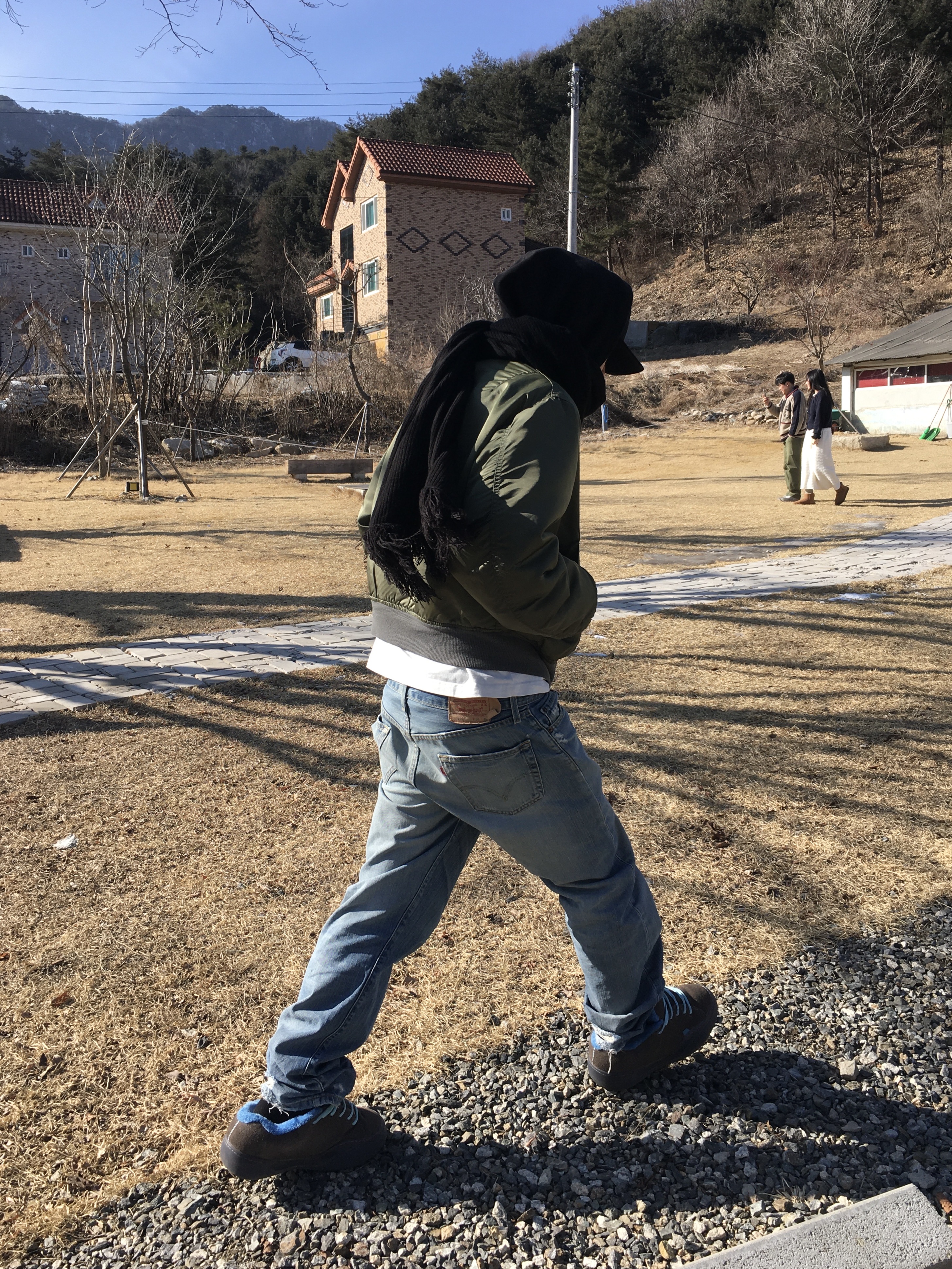 ERL Vamp Skate Electric Gray 착용 스타일 - 1