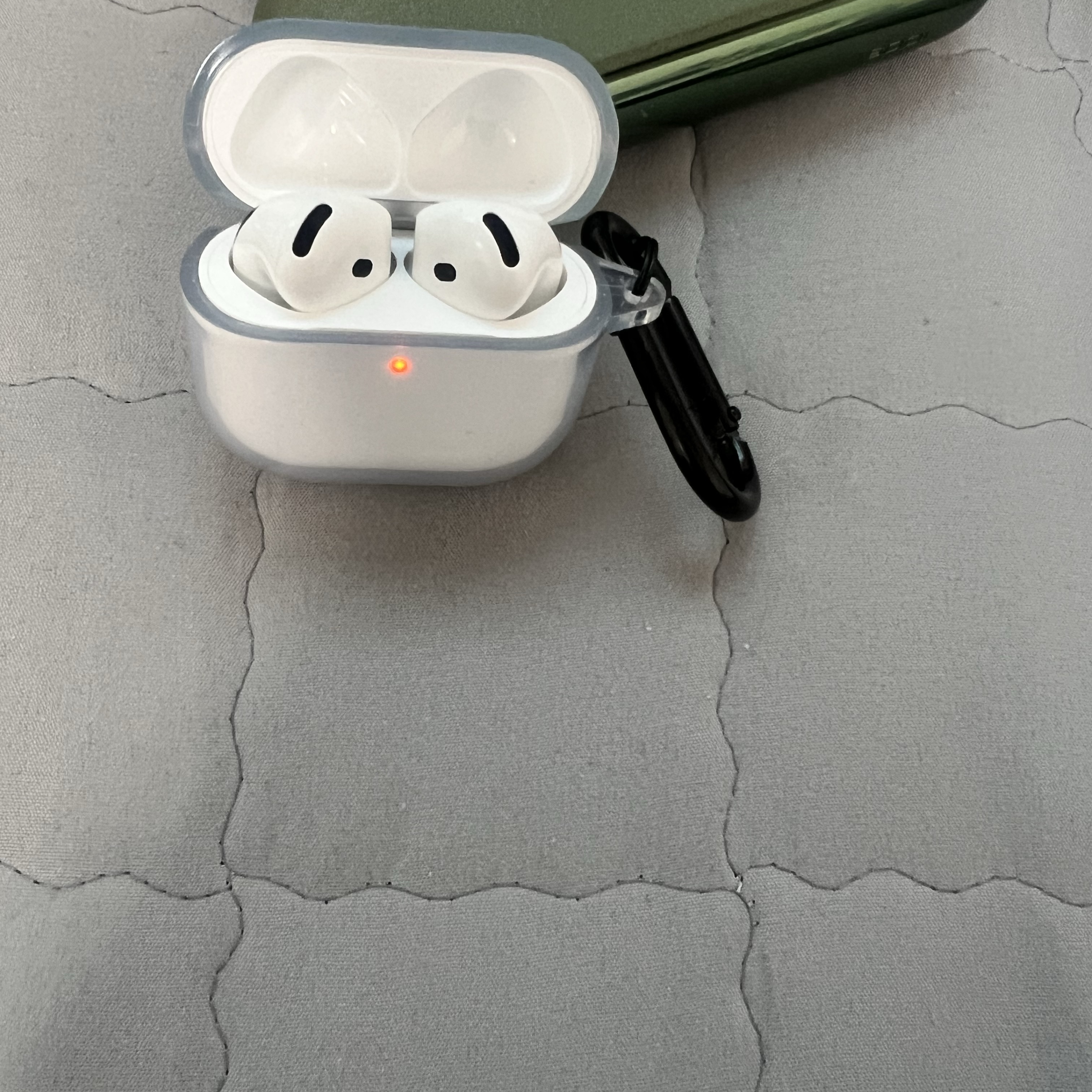 Apple Airpods 4th Gen (Korean Ver.) 착용 스타일 - 2
