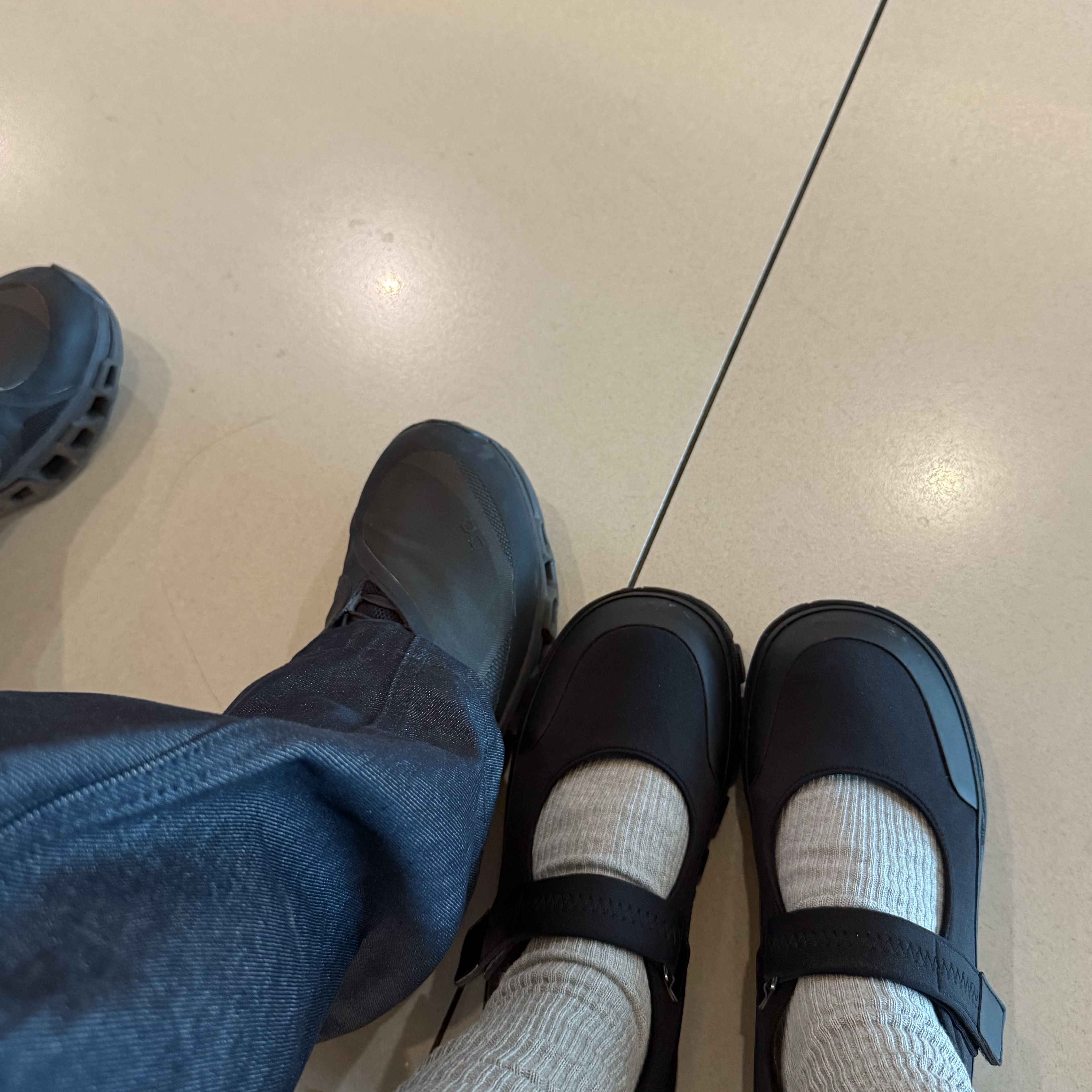 Amomento Vibram Mary Jane Black - 25SS 착용 스타일