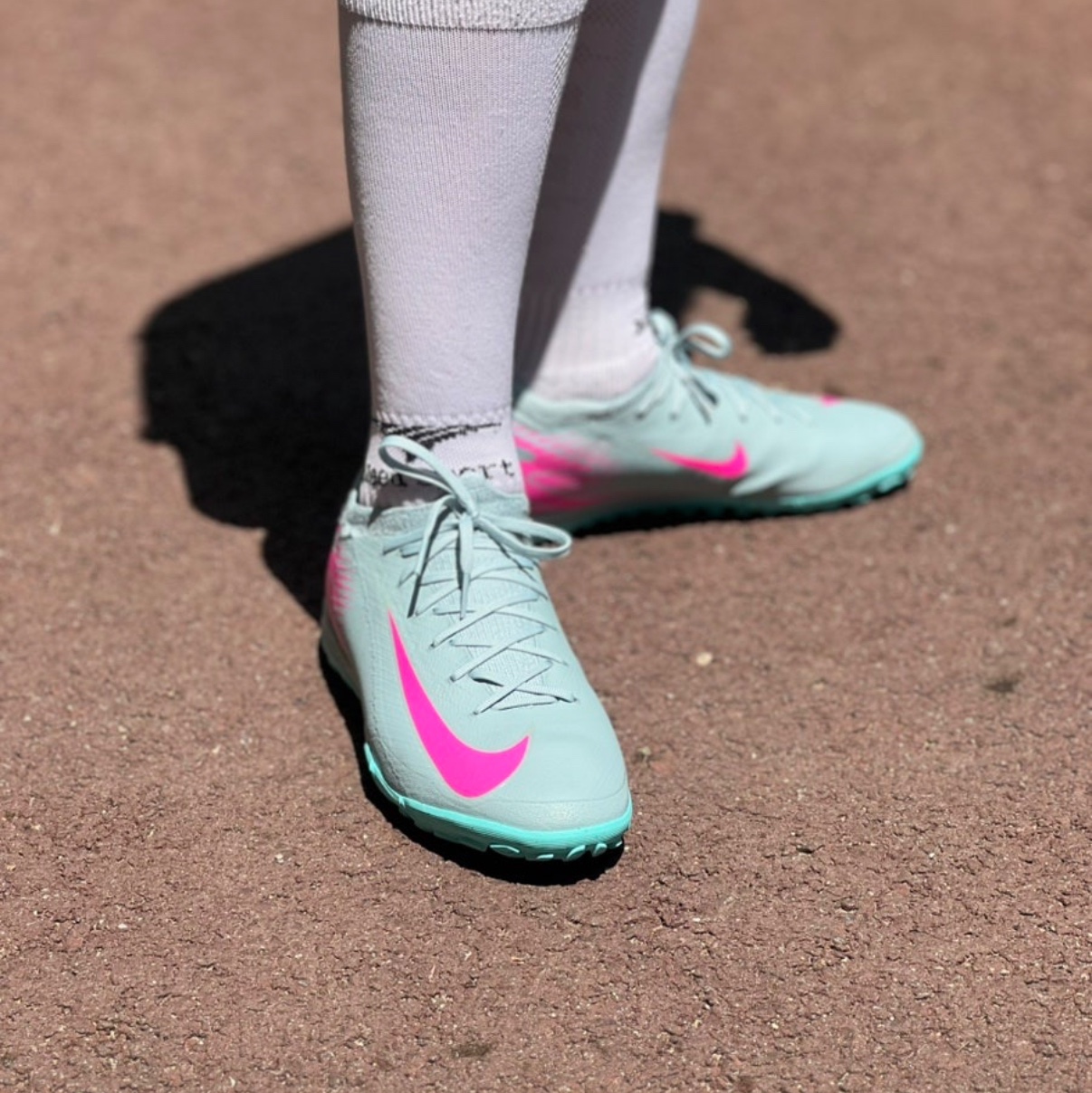 Nike Zoom Mercurial Vapor 16 Pro TF Ocean Cube Pink Blast 착용 스타일