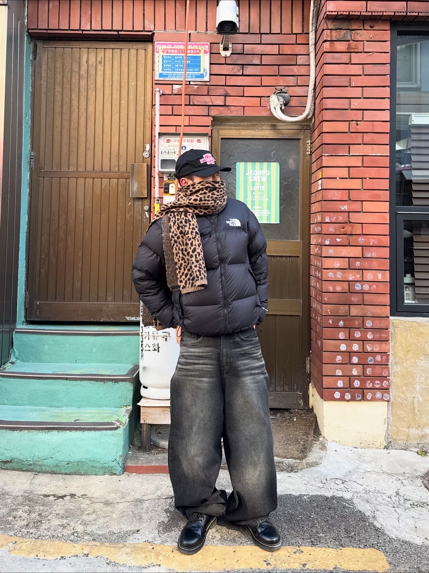 The North Face 1996 Eco Nuptse Jacket Black, Stussy Mid-Depth International Sport Strapback Black 착용 스타일 - 4