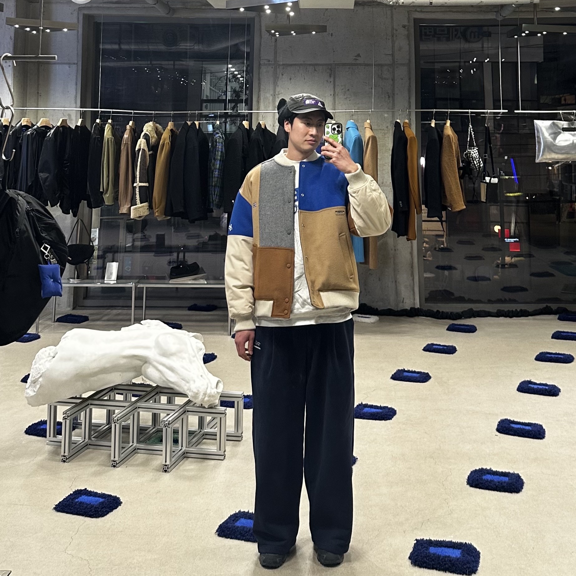 Palace x The North Face Purple Label Windstopper Field Hat Asphalt Gray - 25FW, Nike Shox Ride 2 Iron Grey and Anthracite 착용 스타일 - 1