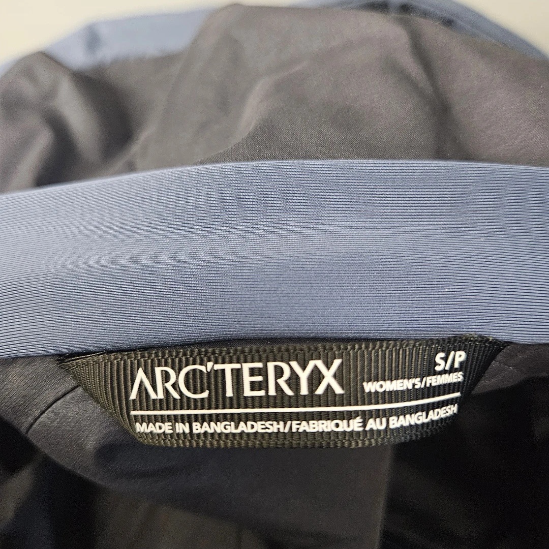 Arc'teryx Atom SV Hoody Black 착용 스타일 - 1
