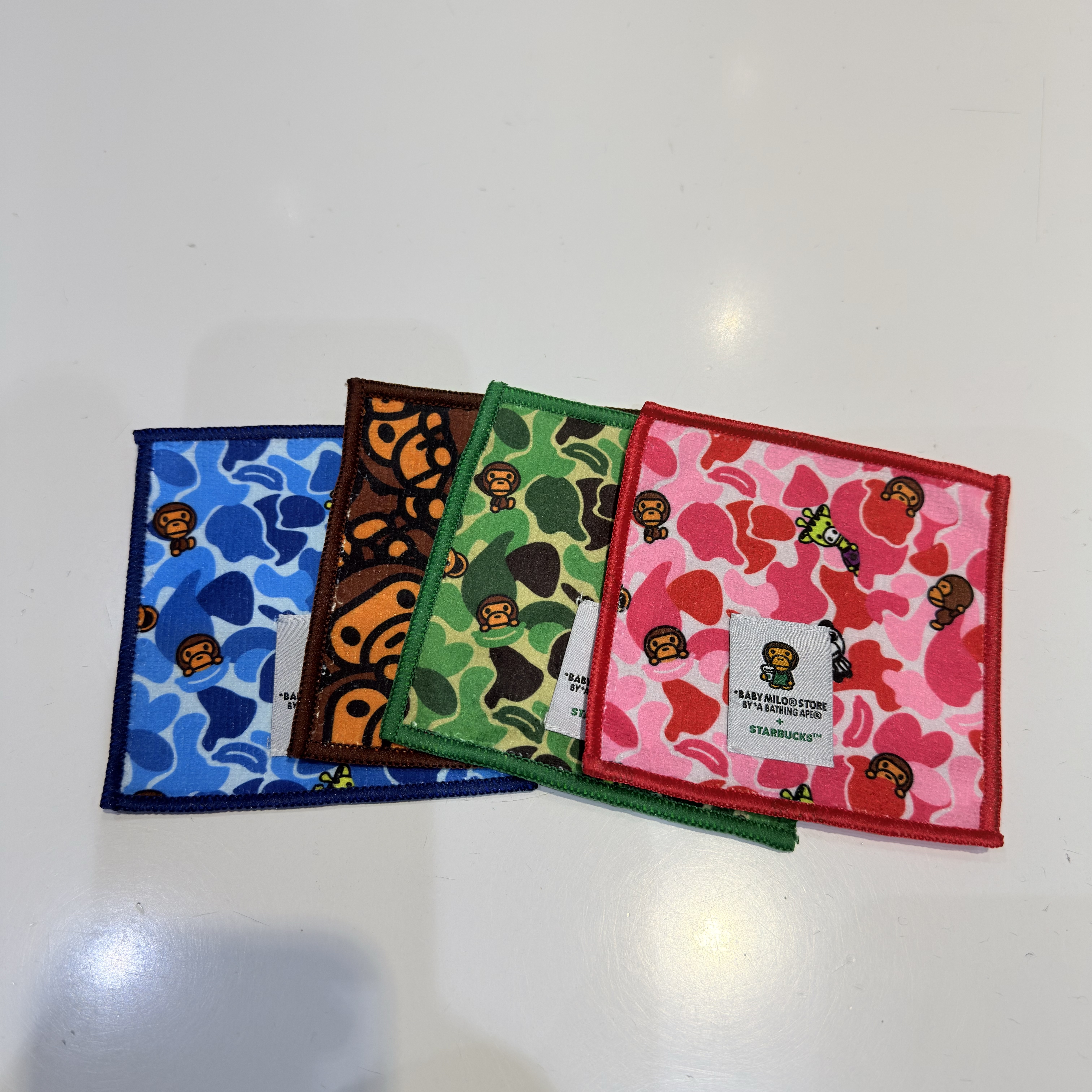 Starbucks x BAPE Baby Milo Coaster Pink Green (Set of 4) 착용 스타일 - 5