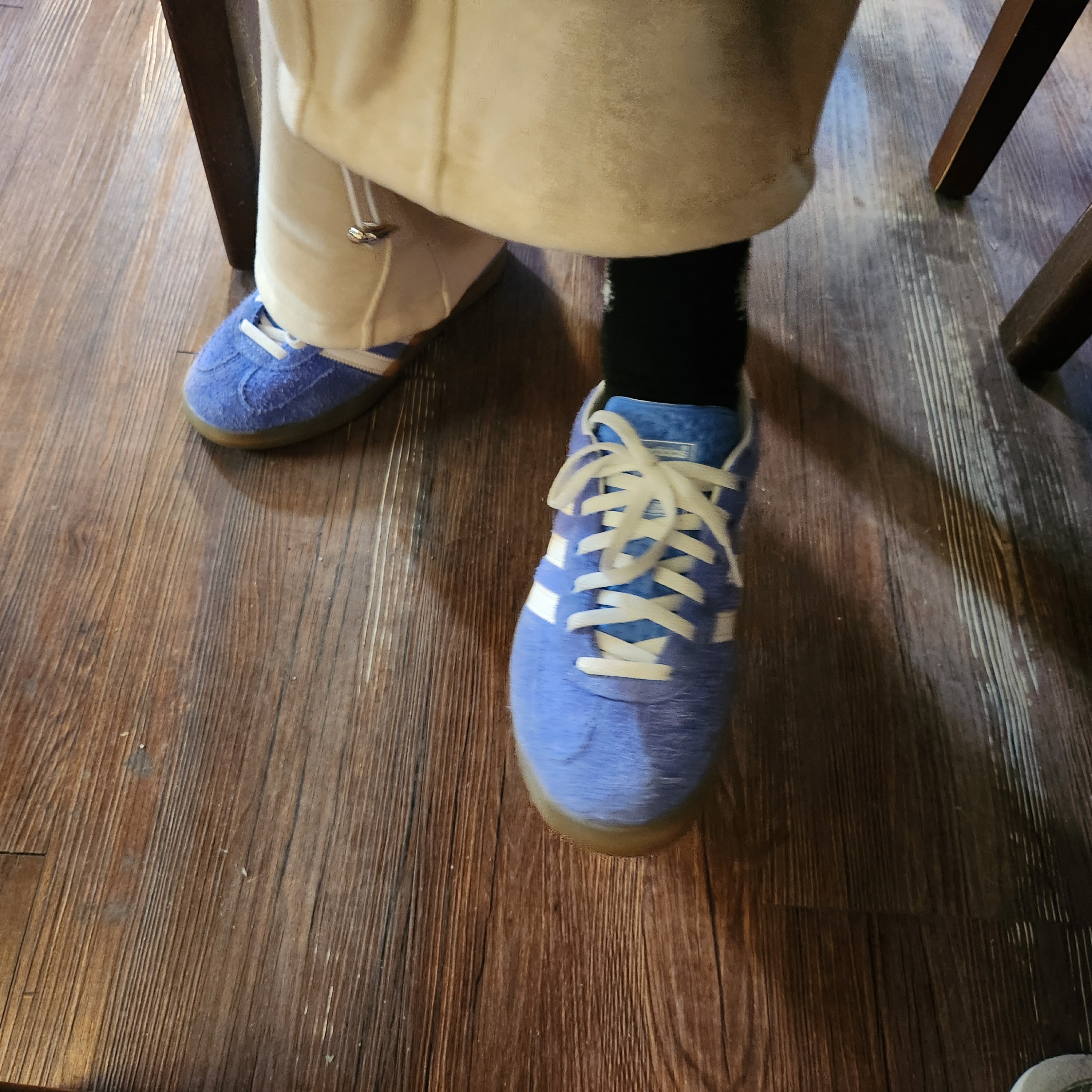 (W) Adidas Gazelle Indoor Blue Fusion Cloud White 착용 스타일