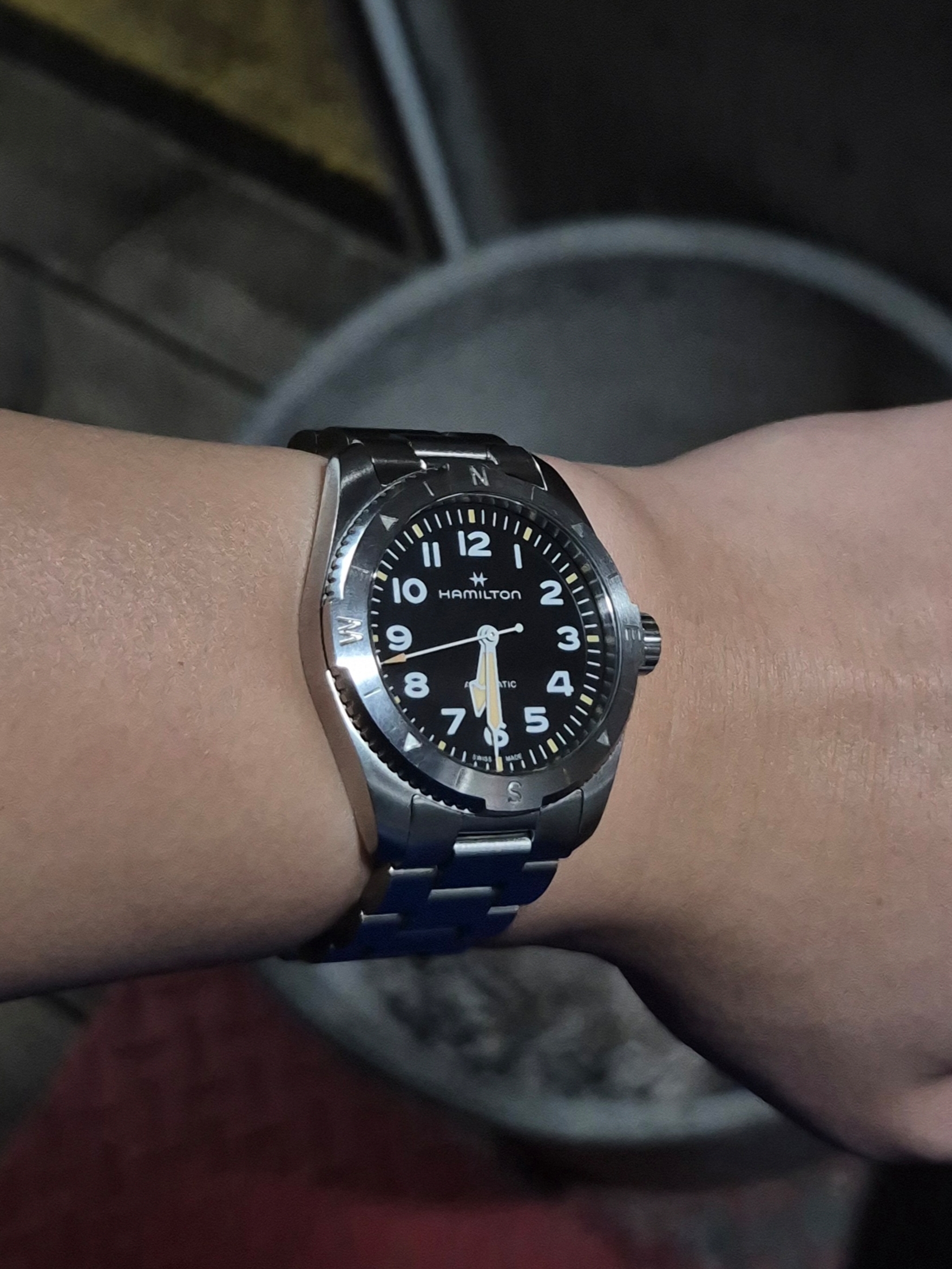 Hamilton Khaki Field Expedition Auto 37mm Stainless Steel Black 착용 스타일