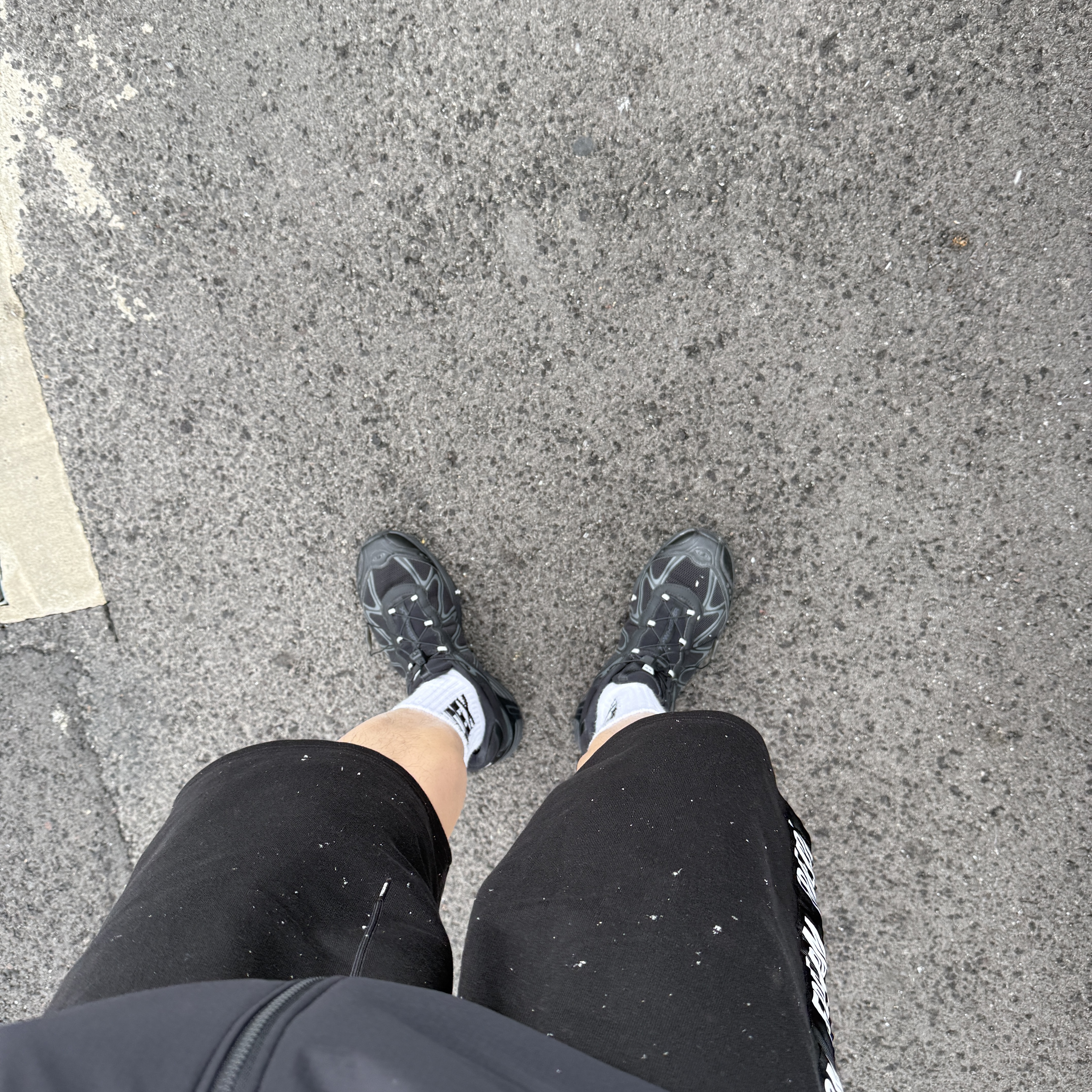Salomon XT-Whisper Black Asphalt 착용 스타일