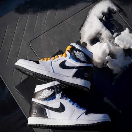 Jordan 1 x Fragment x Union LA High OG SP White Black, (W) Jordan 1 Mid SE Black White 착용 스타일 - 2