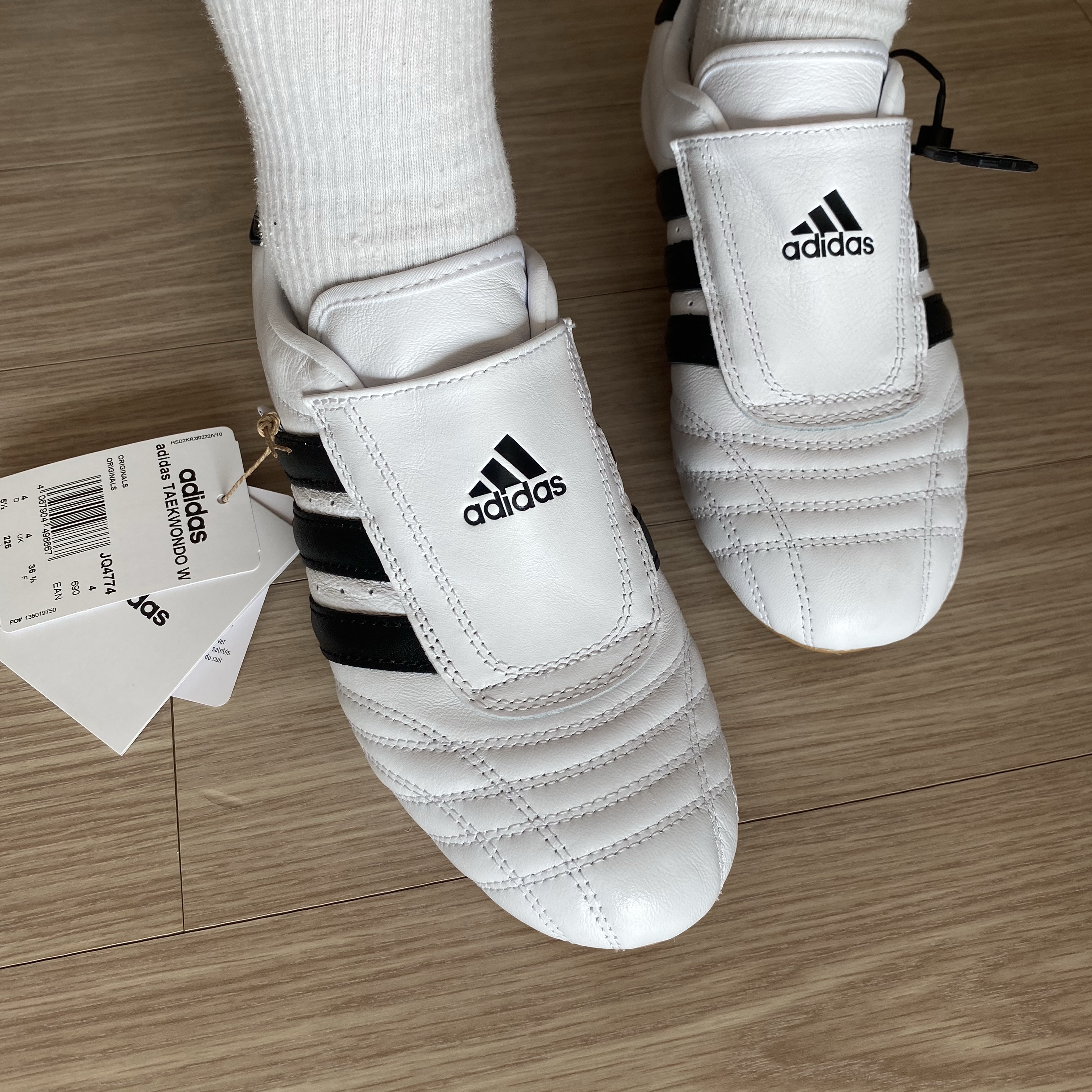 (W) Adidas Taekwondo Cloud White Core Black 착용 스타일