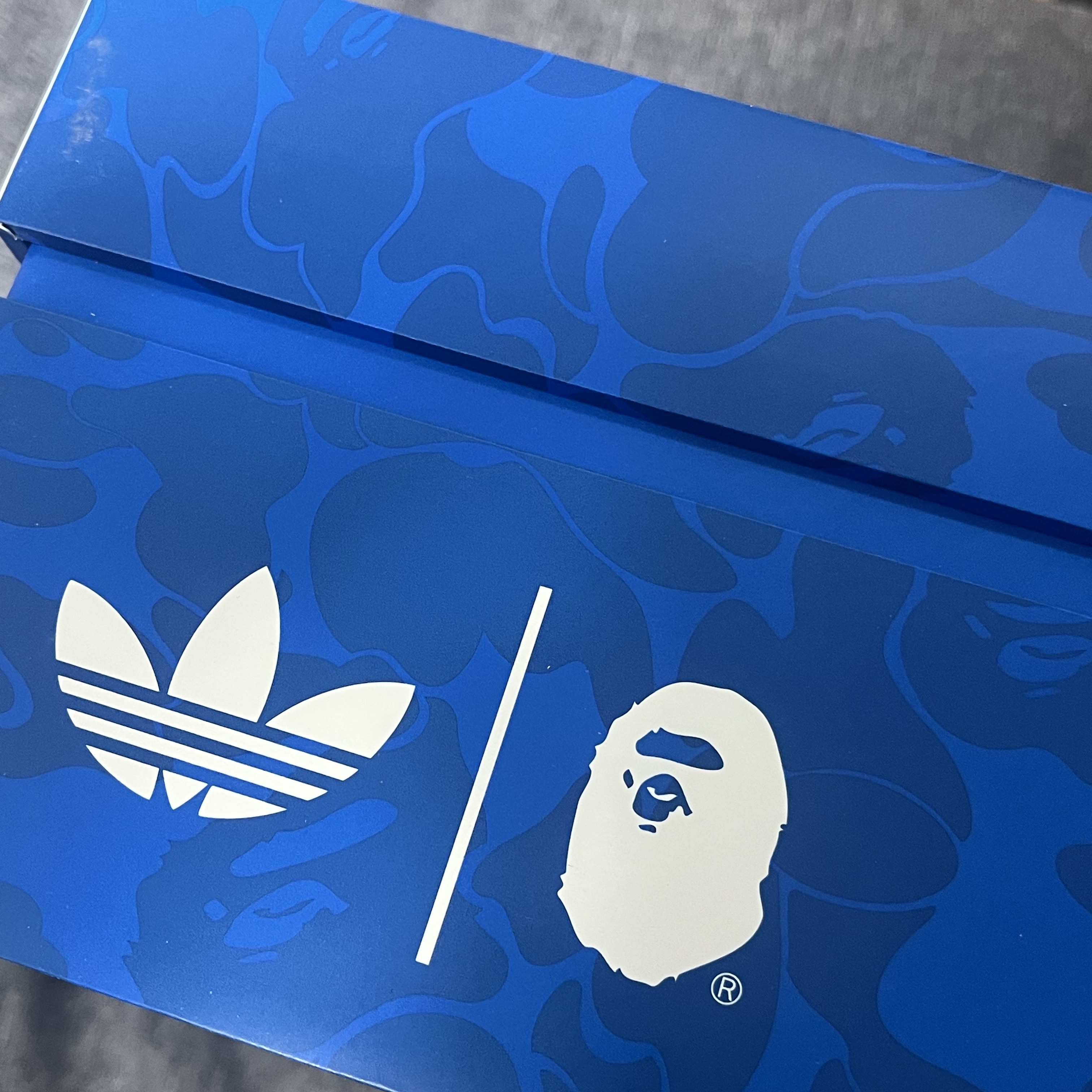 Adidas x BAPE Samba Footwear White Core Black 착용 스타일 - 2