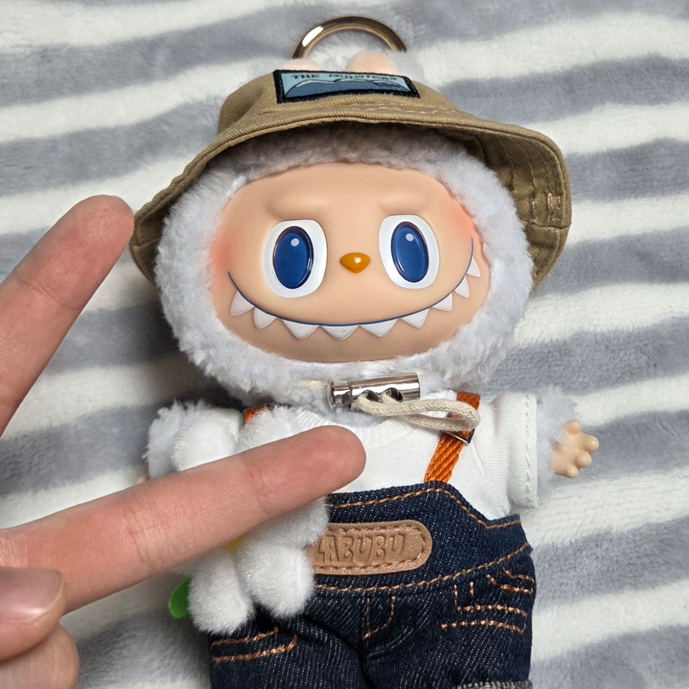 Pop Mart Fall In Wild Labubu Series Toy Keyring 착용 스타일 - 2