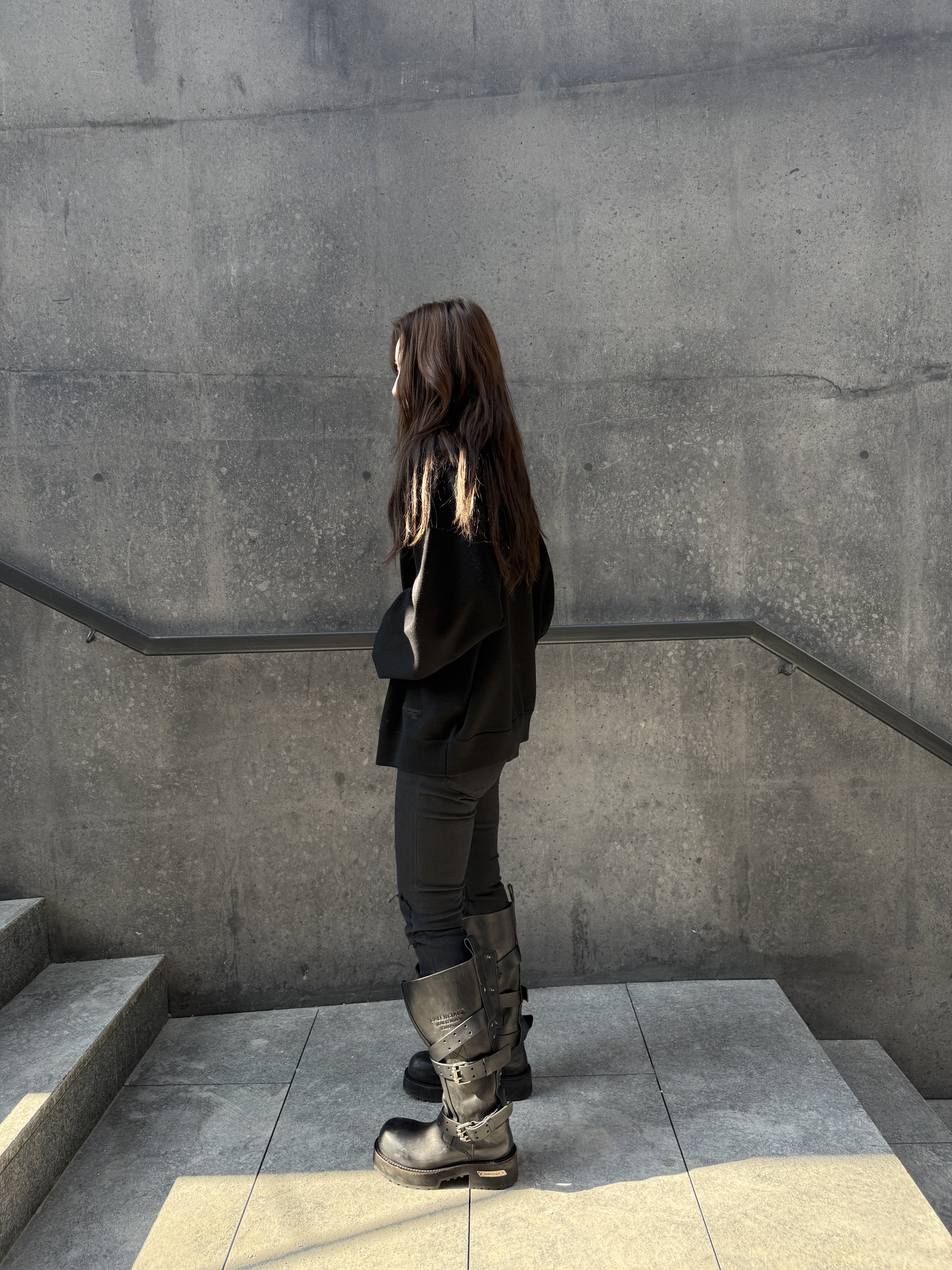 Balenciaga Venom High Boot Black, Balenciaga Venom Boot Black 착용 스타일 - 3