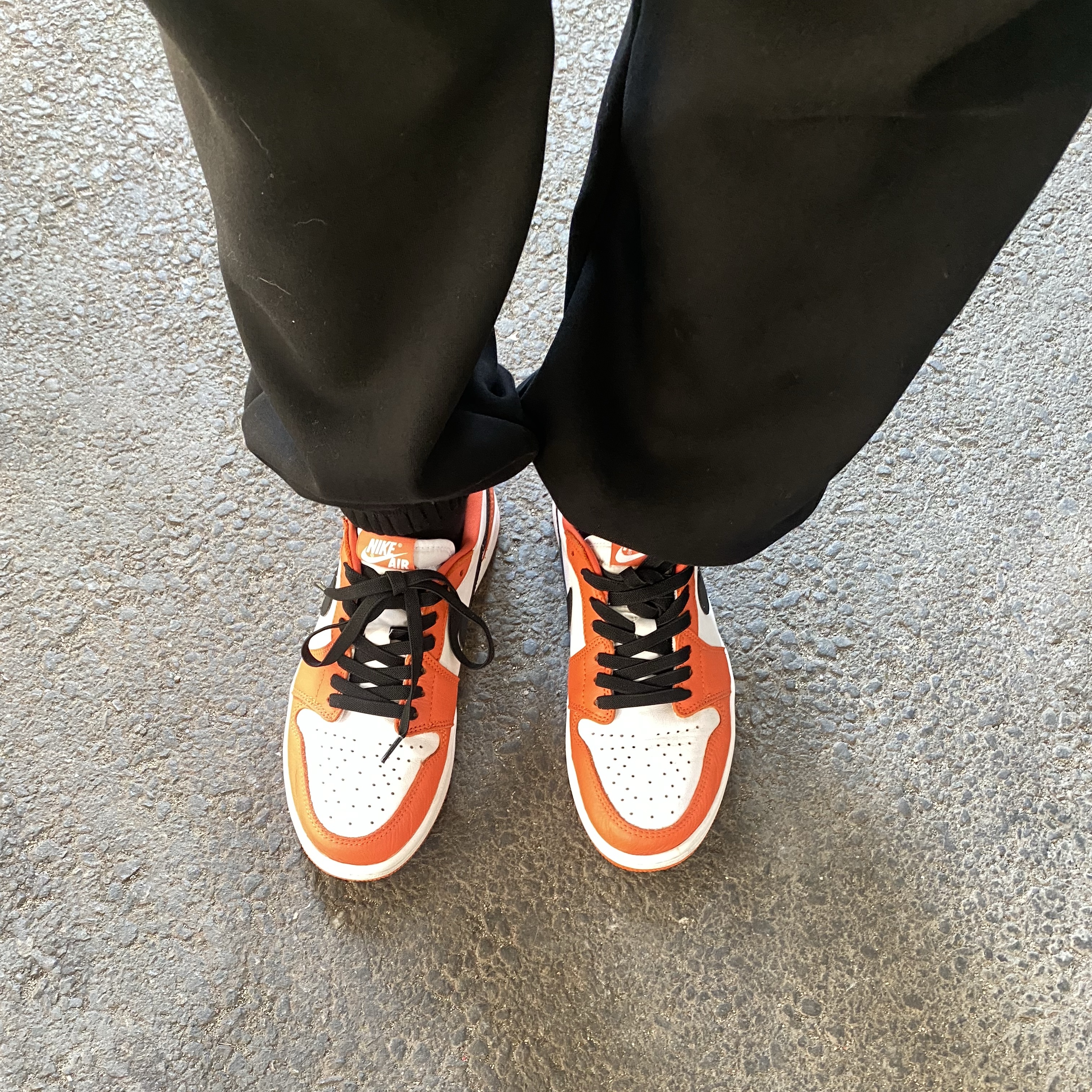 Jordan 1 Low OG Starfish, The North Face 1996 Eco Nuptse Jacket Black 착용 스타일 - 2