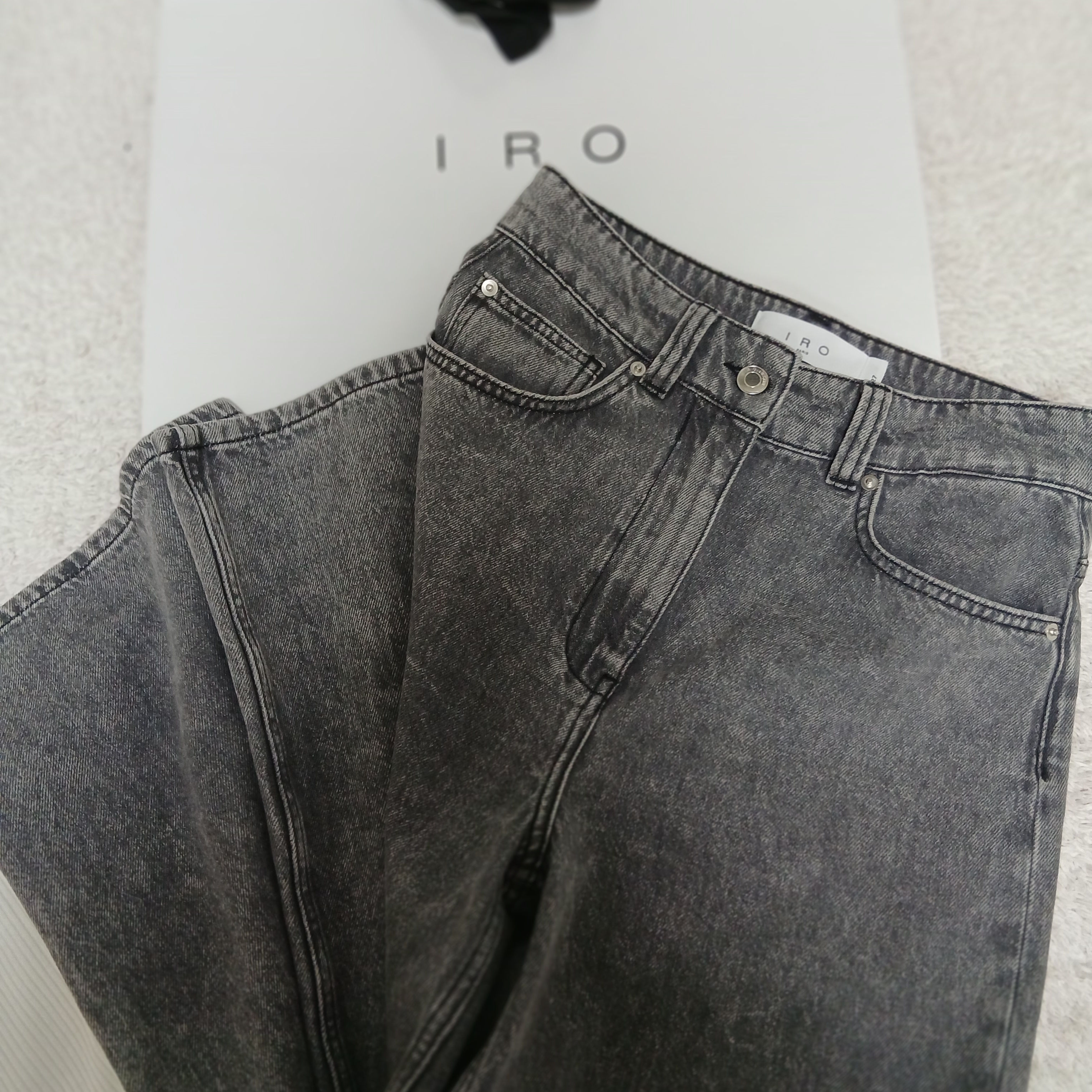 IRO Straight-Fit Denim Pants Gray 착용 스타일 - 4
