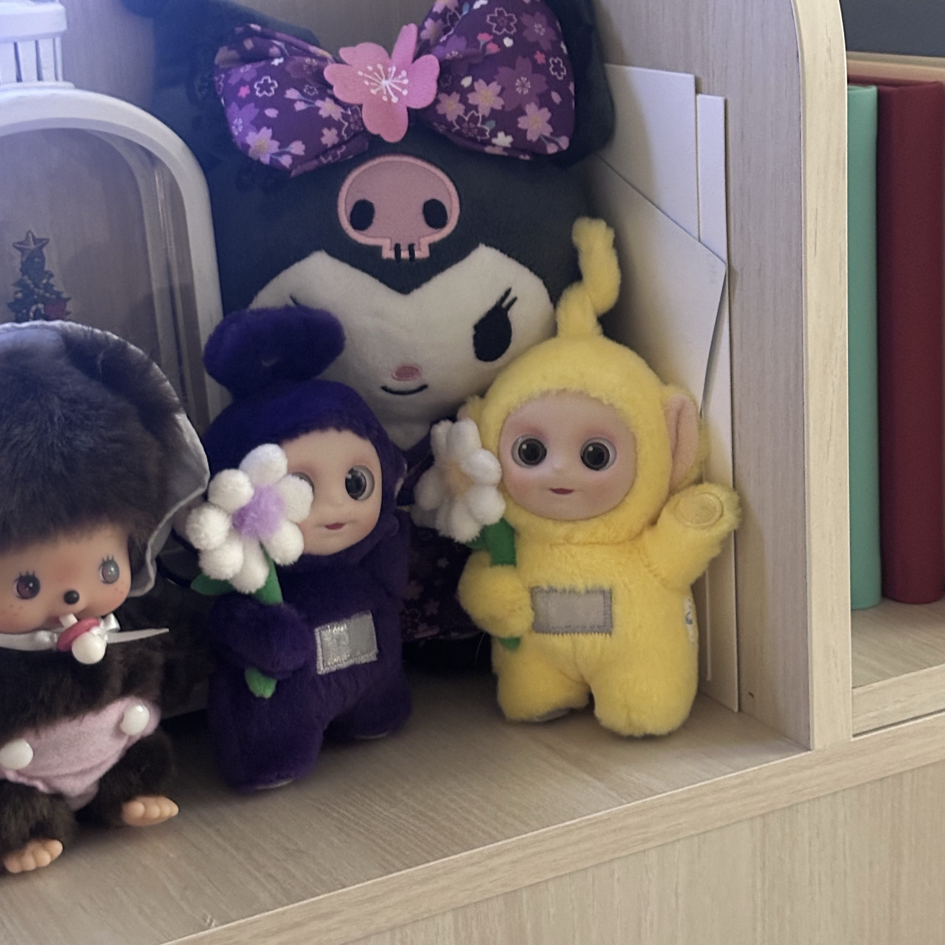 Pop Mart Teletubbies Say Hello Series Figures Sealed Case Tinky Winky's Chill Flower (Opened Case) 착용 스타일