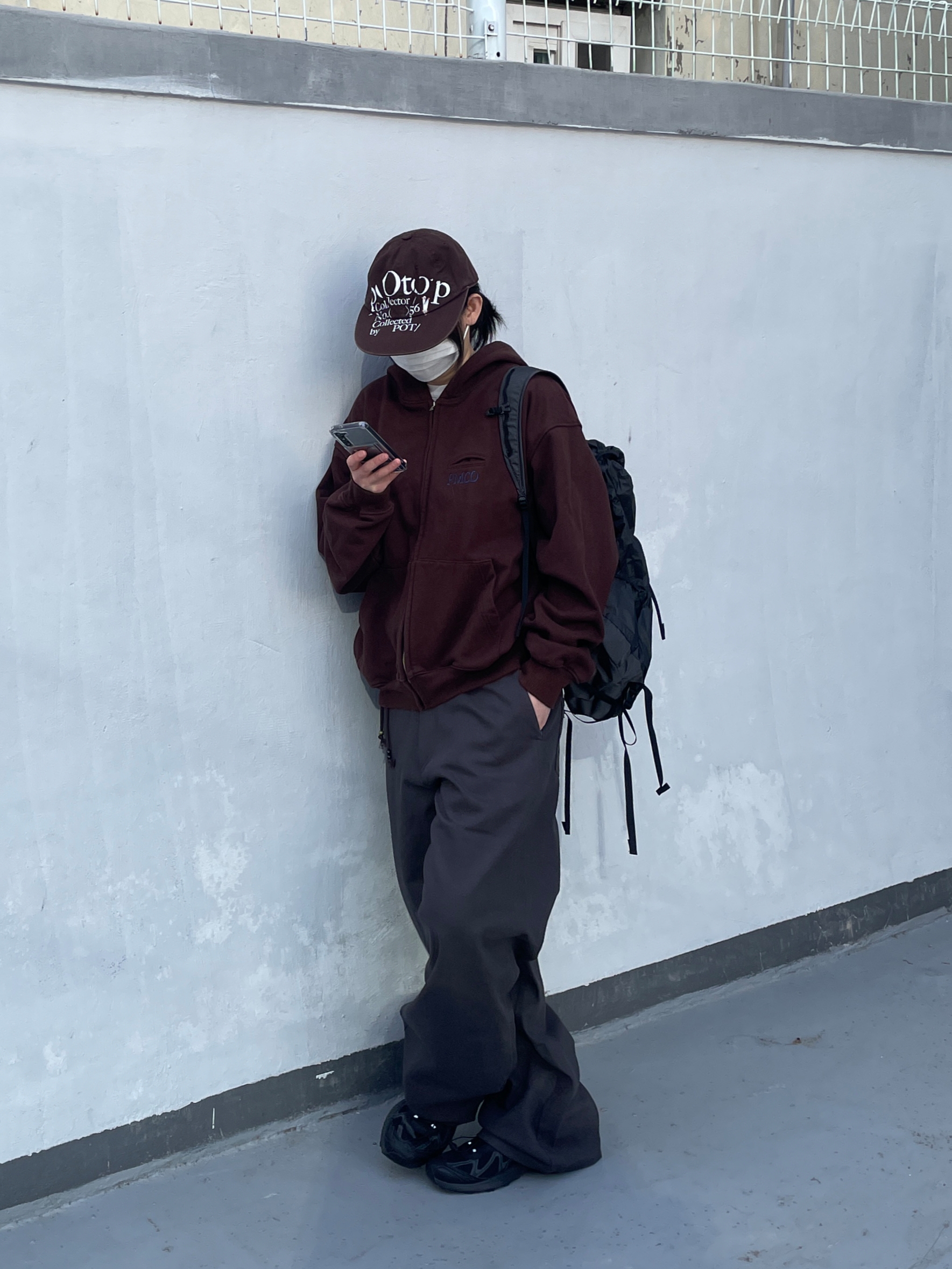 Salomon XT-Whisper Black Asphalt, Montbell Versalite Pack 20 Backpack Gunmetal Dark Gray 착용 스타일 - 1