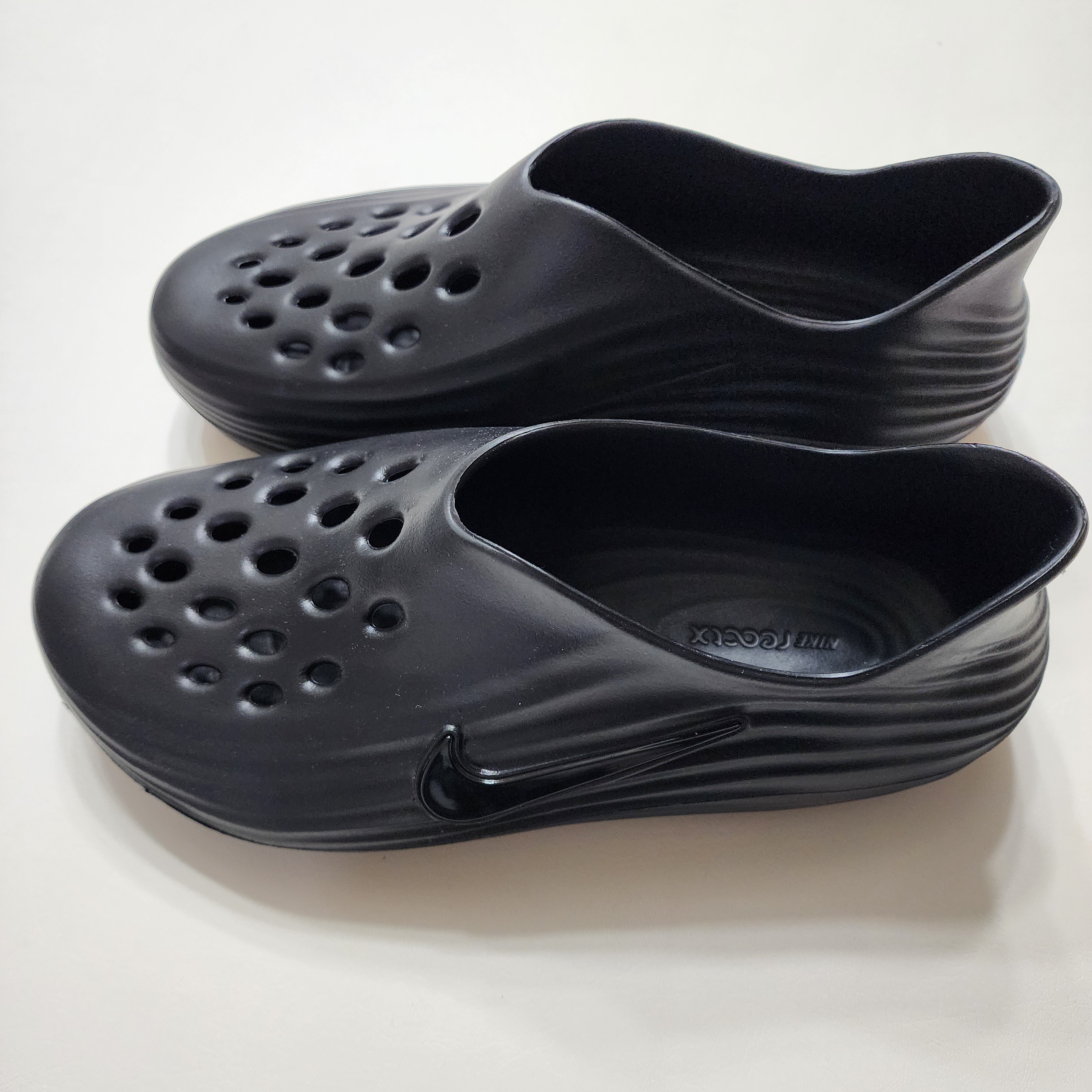 Nike ReactX Rejuven8 Triple Black 착용 스타일