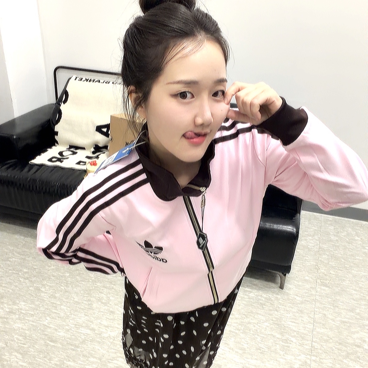 (W) Adidas Originals Beckenbauer Track Jacket Clear Pink - KR Sizing 착용 스타일 - 3