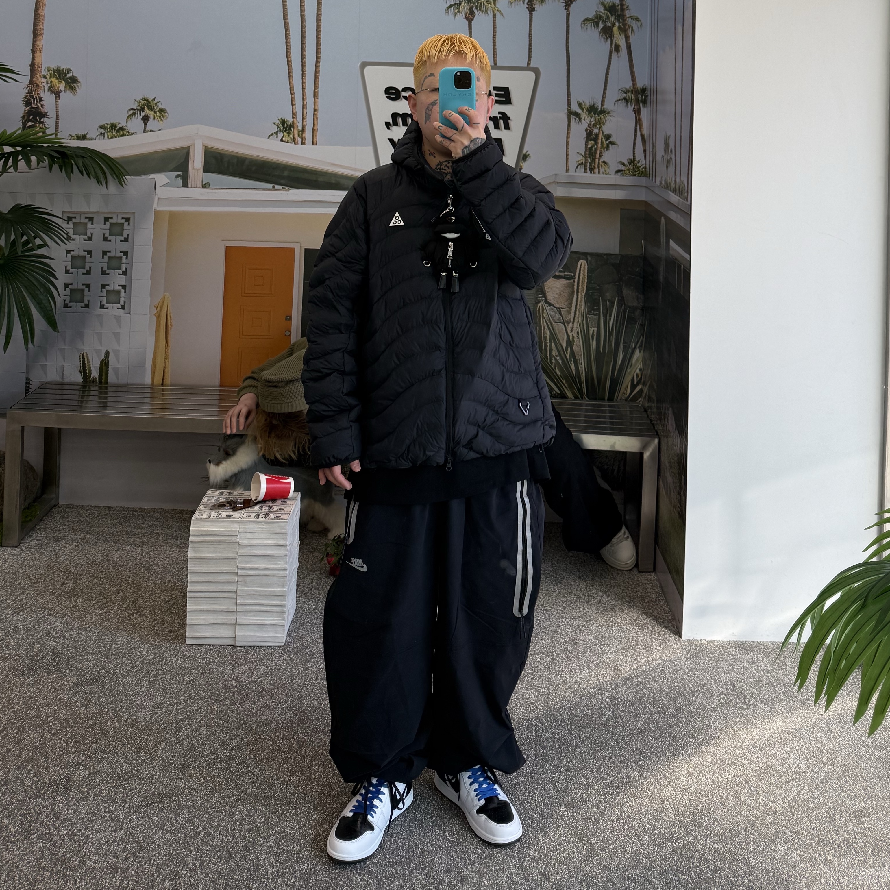 Jordan 1 x Fragment x Union LA High OG SP White Black, Nike ACG Lava Flow Therma-Fit ADV Jacket Black Summit White - Asia 착용 스타일 - 1