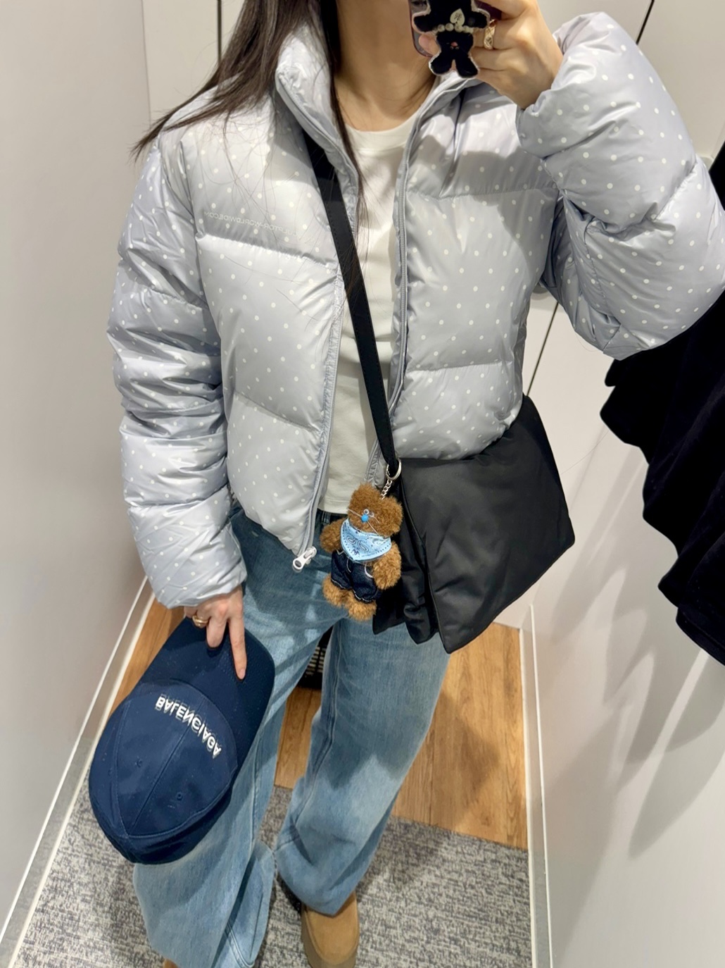 (W) UGG Classic Ultra Mini Platform Boots Chestnut, Monamhee x Amoupre Danhee Keyring Brown 착용 스타일 - 2