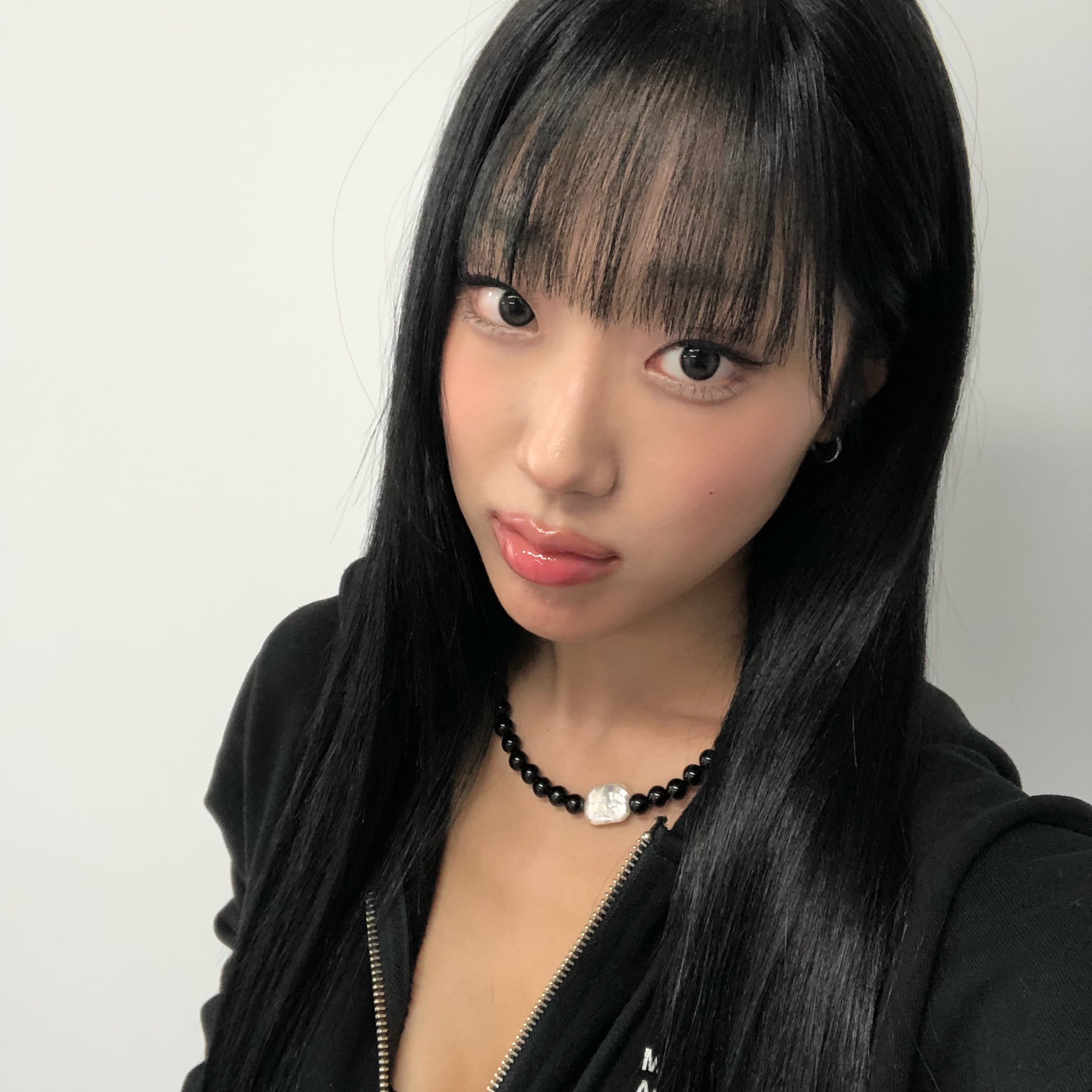 Riomeu Square Margaret Onyx Necklace 착용 스타일 - 4