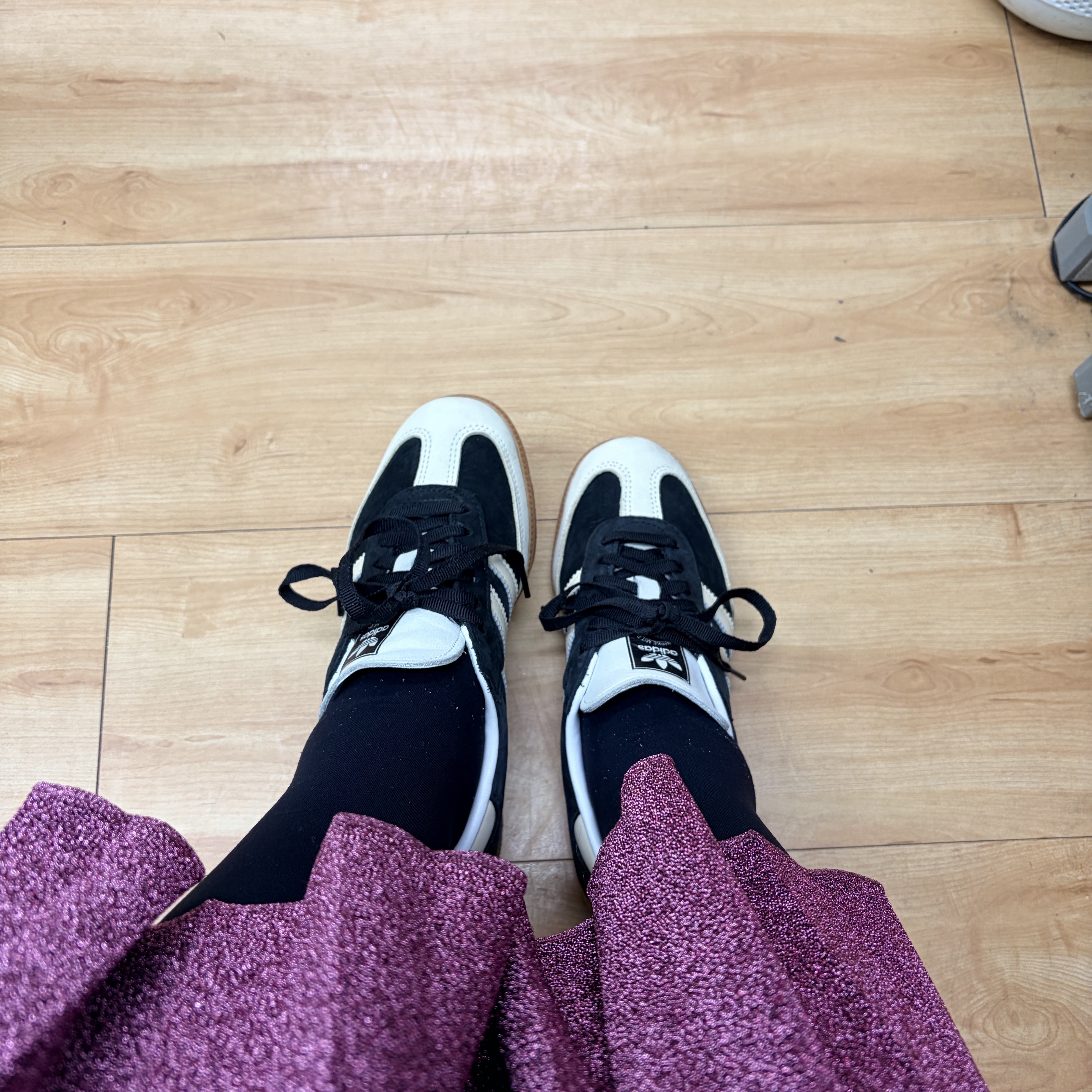 (W) Adidas Samba OG Core Black Wonder White 착용 스타일
