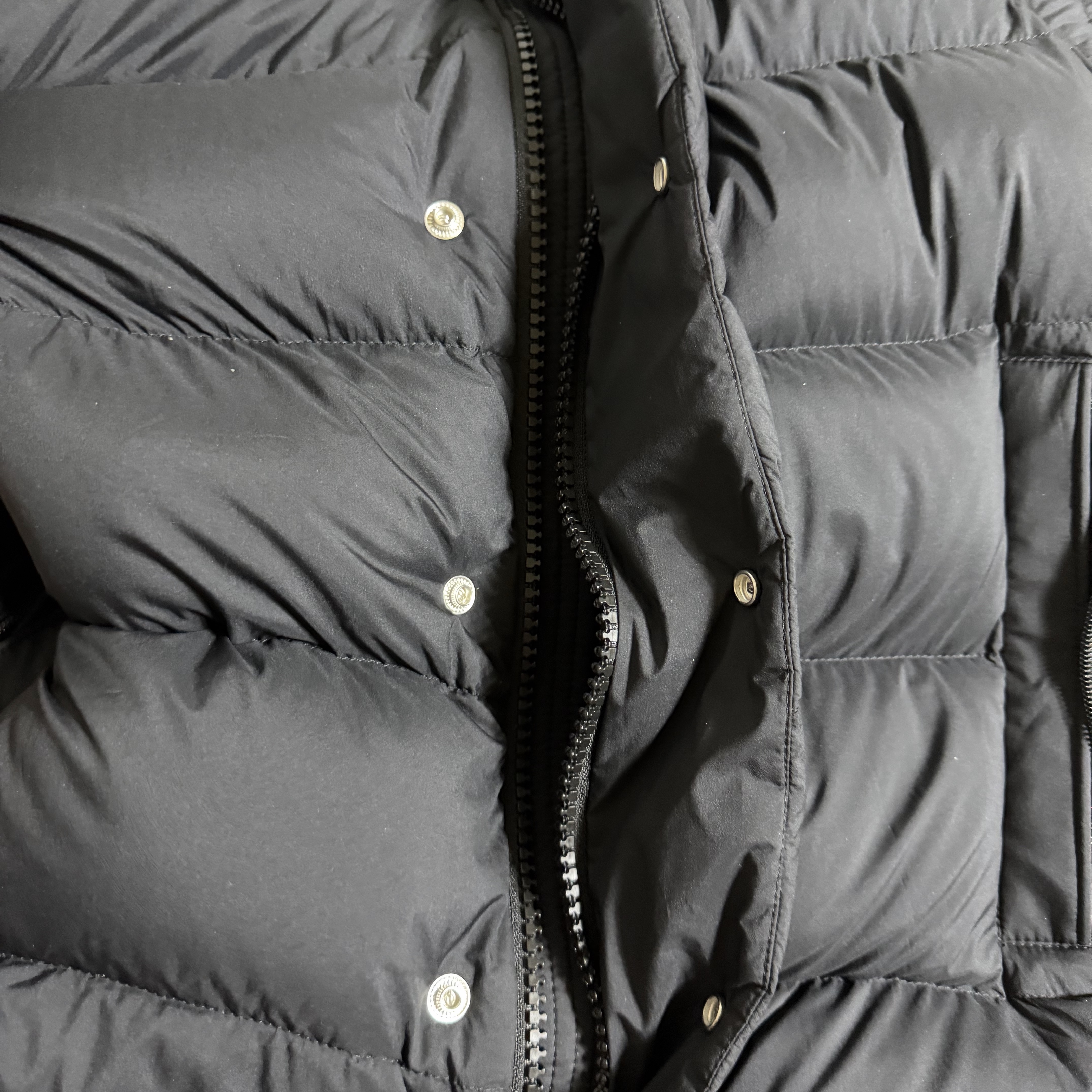 Moncler Maya 70 Hooded Short Down Jacket Black - 25FW 착용 스타일