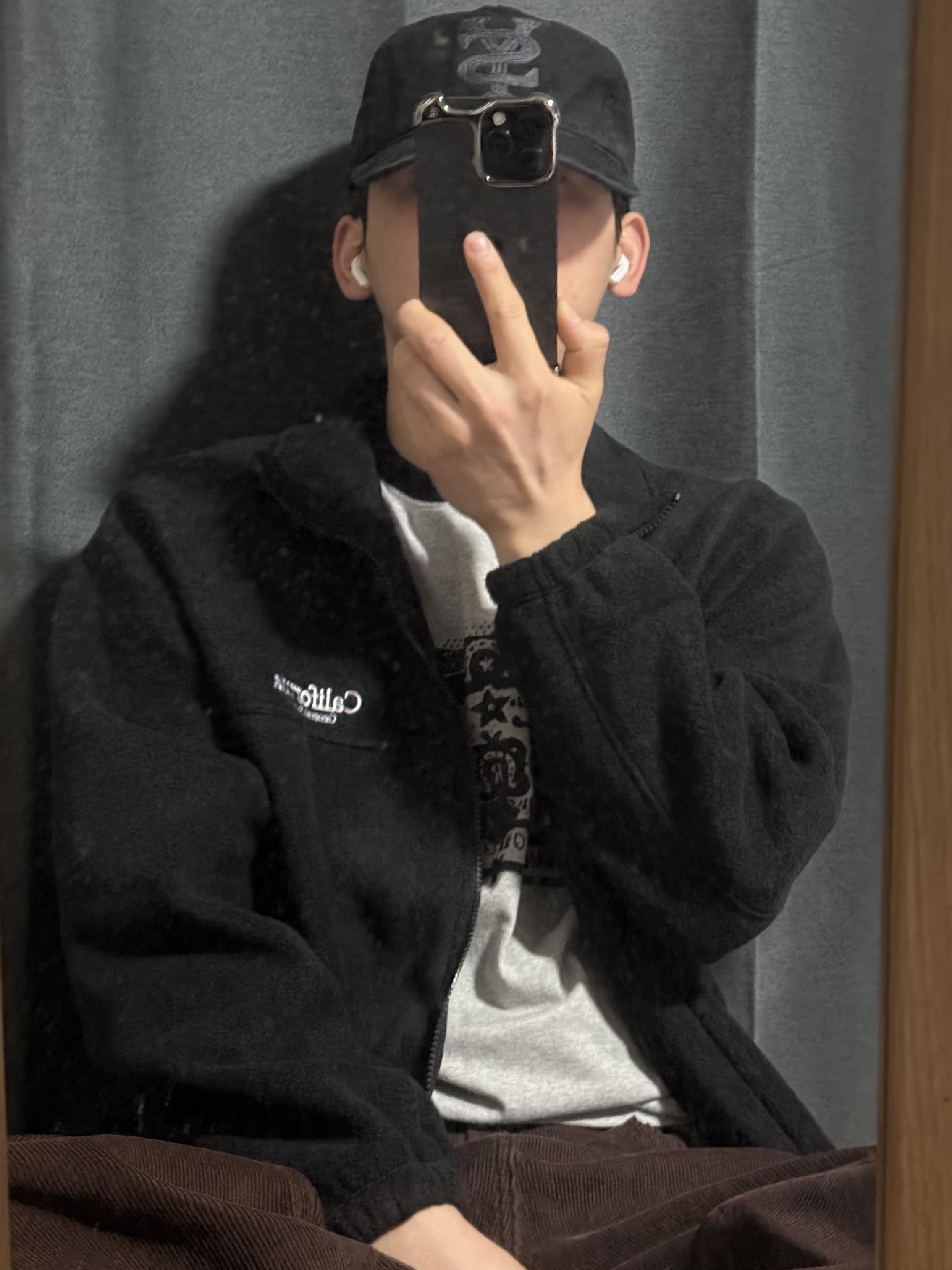 [KREAM 단독] California General Store Fleece Stand-up Collar Zip Blouson Black - 24FW, Millo Archive Reflect Corduroy Pants Brown 착용 스타일