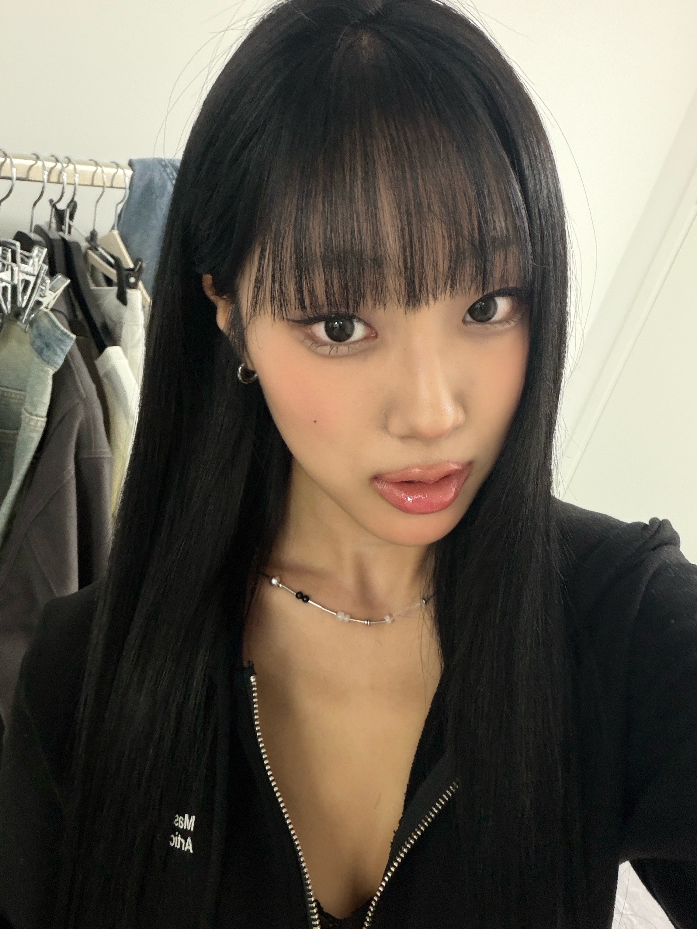 Riomeu Blanc Noir Stellance Necklace 착용 스타일