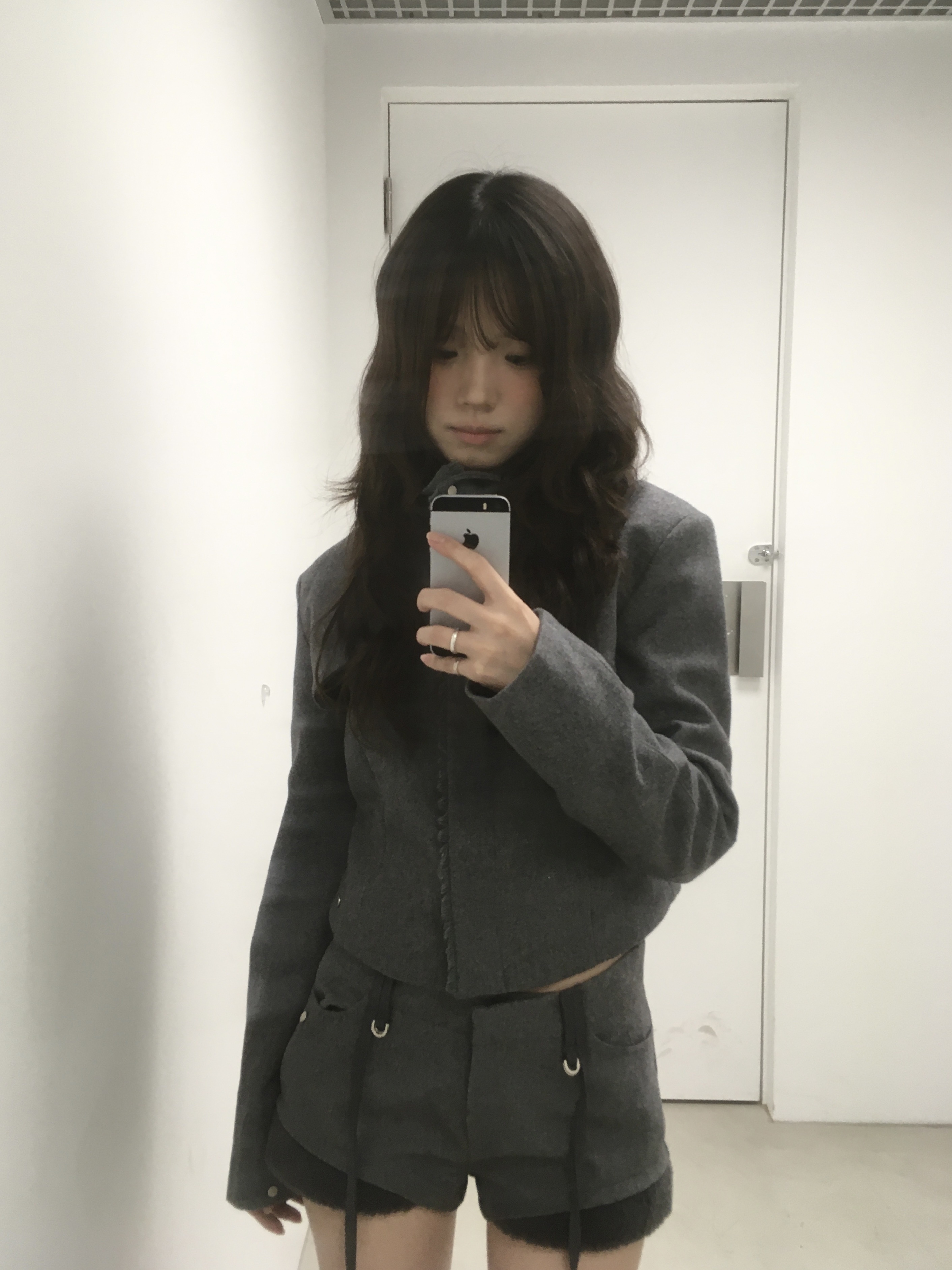 OJOS Micro Wool Shorts Grey, OJOS Layered Bolero Wool Jacket Grey 착용 스타일