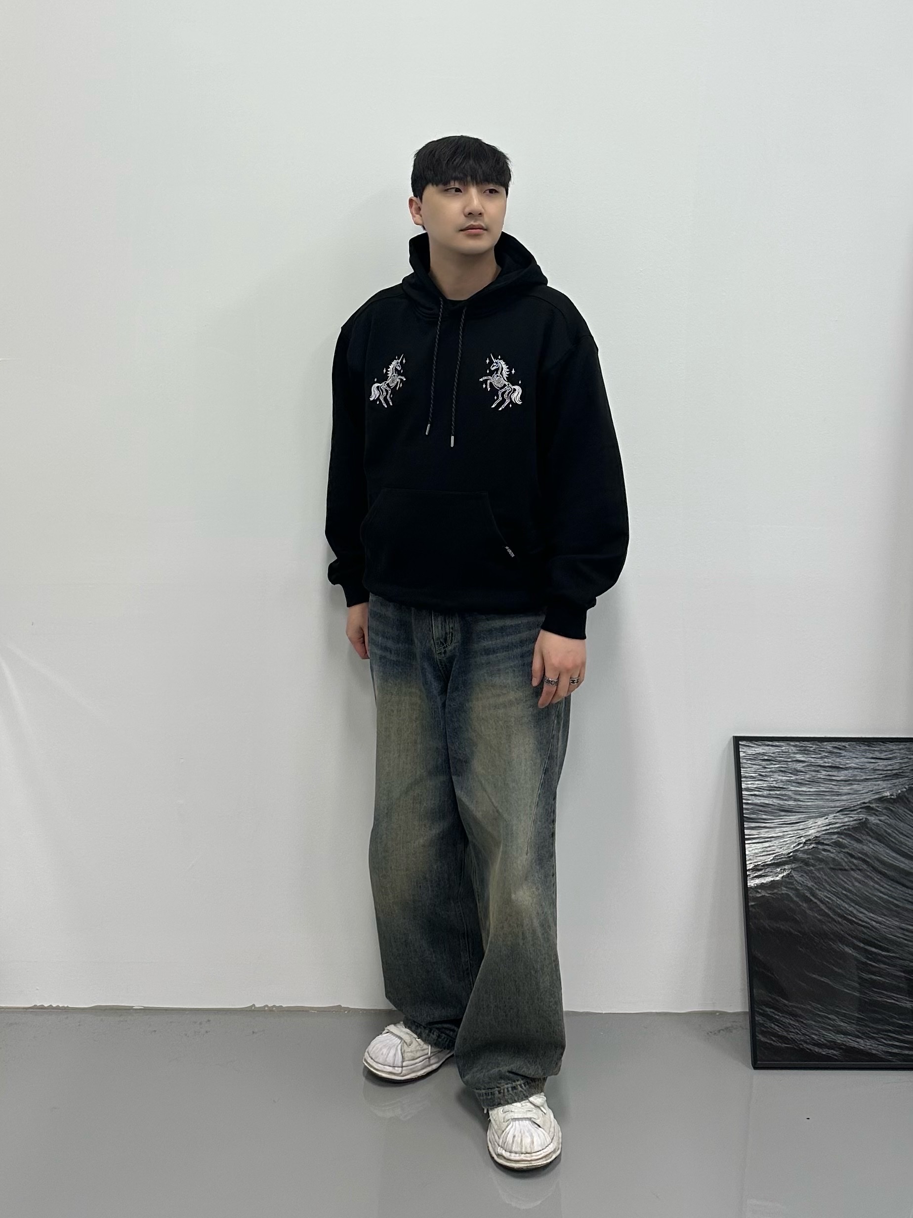 Maison Mihara Yasuhiro Blakey OG Sole Canvas Low-top Sneakers White 착용 스타일 - 1