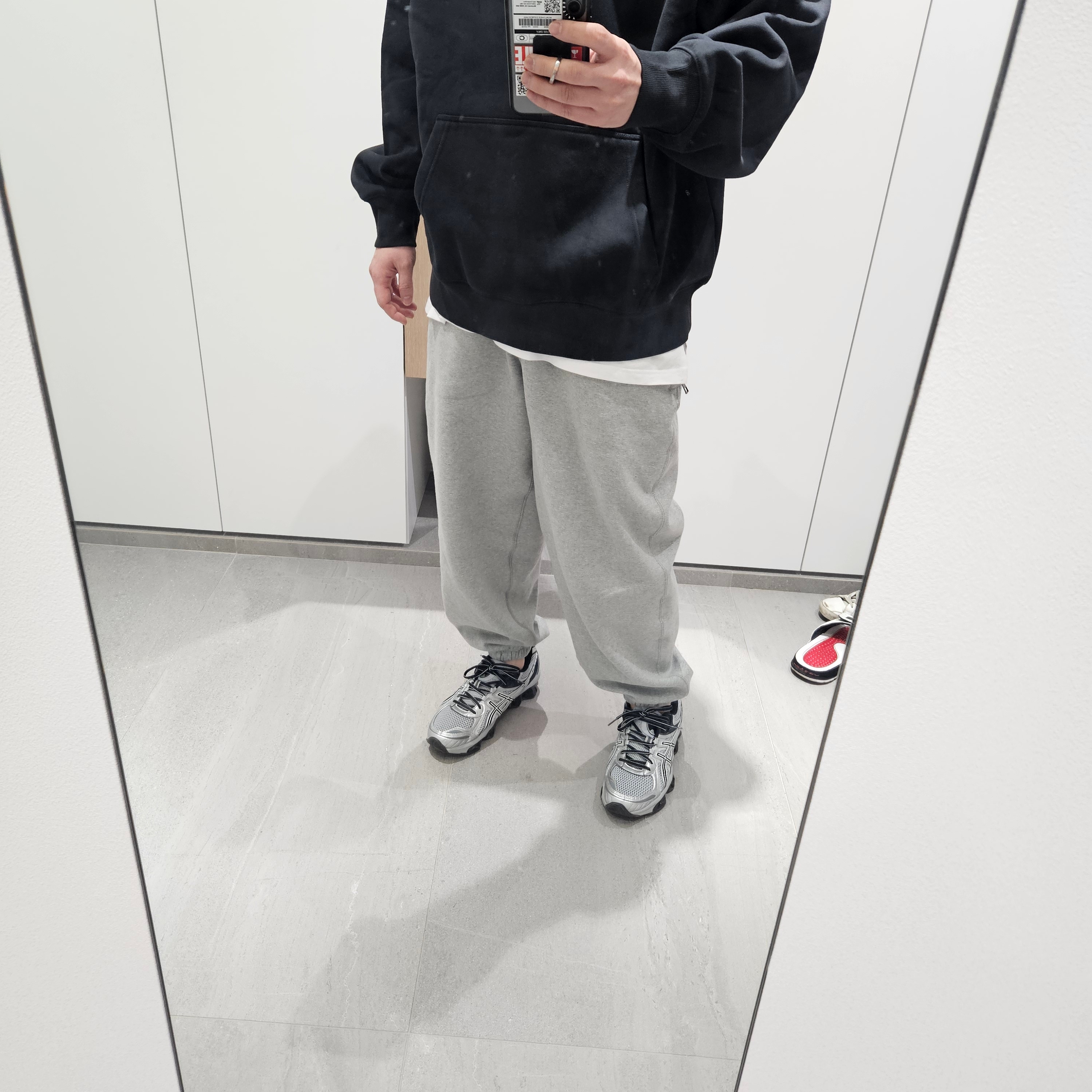 Palace x Nike Tri Swoosh Hood Black - 25FW 착용 스타일 - 2