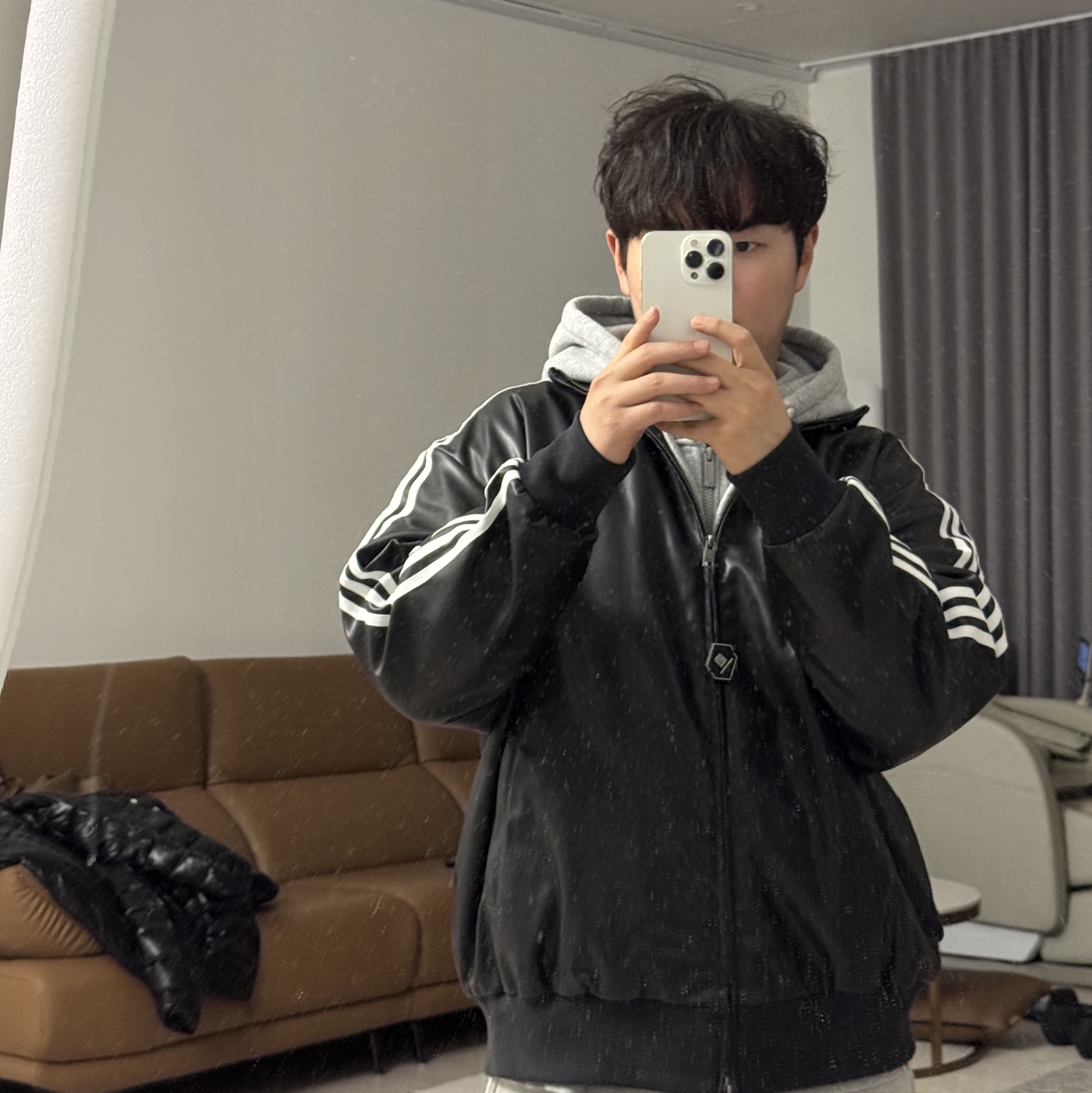 Adidas Pleather 3S Track Top Black - KR Sizing 착용 스타일 - 1