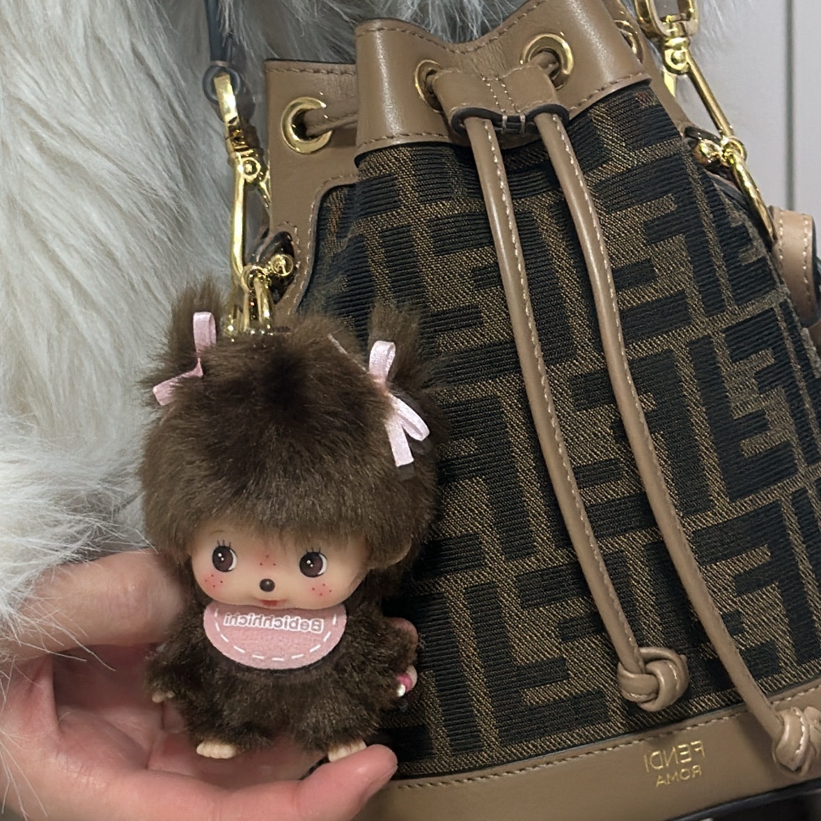 Monchhichi Bebichhichi Bighead SS Girl Key Chain Pink 착용 스타일