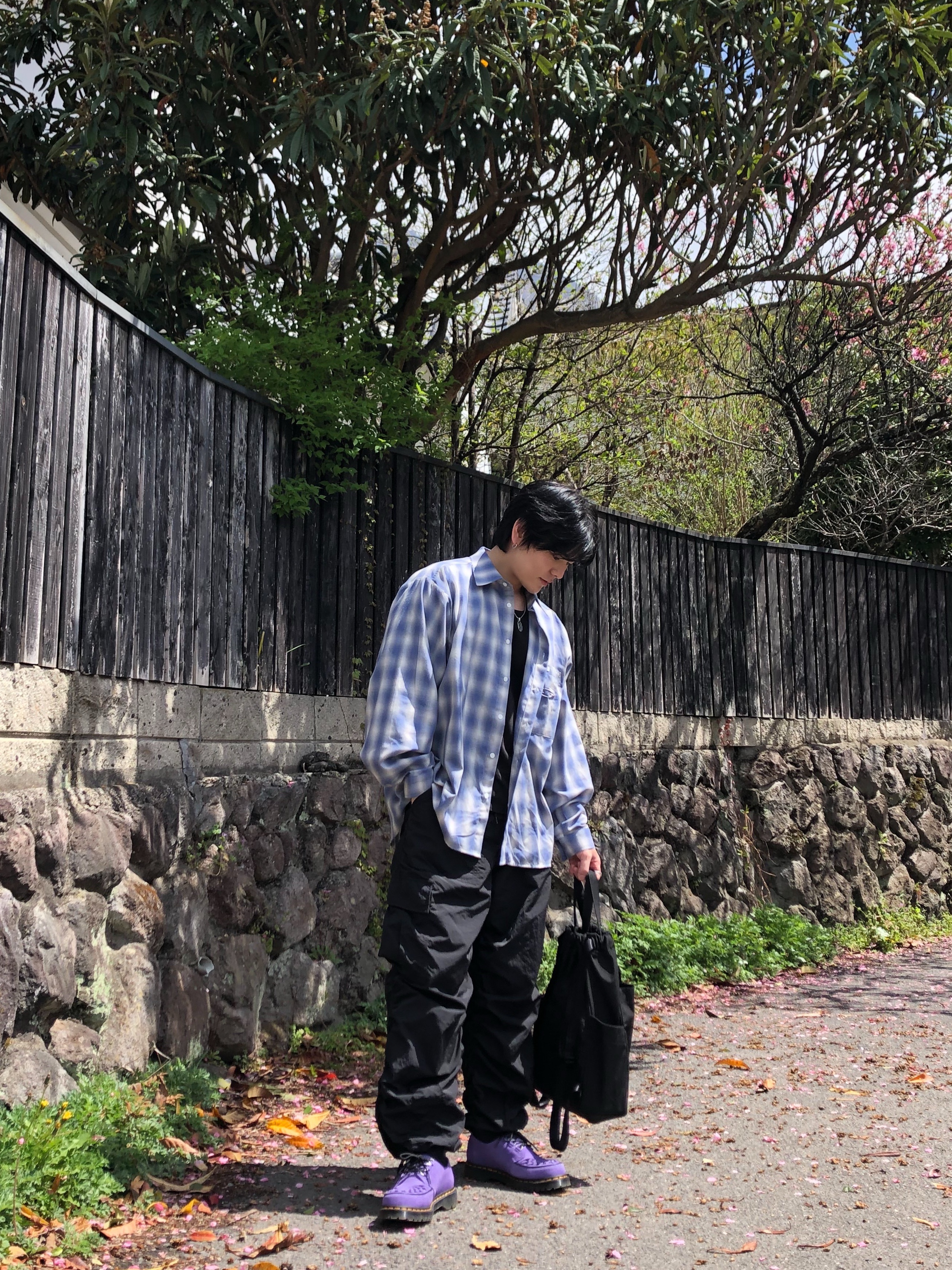 Dr. Martens Ramsey Woven Suede Creepers Twilight Purple, The North Face Purple Label Mountain Wind Day Pack Black 착용 스타일 - 3