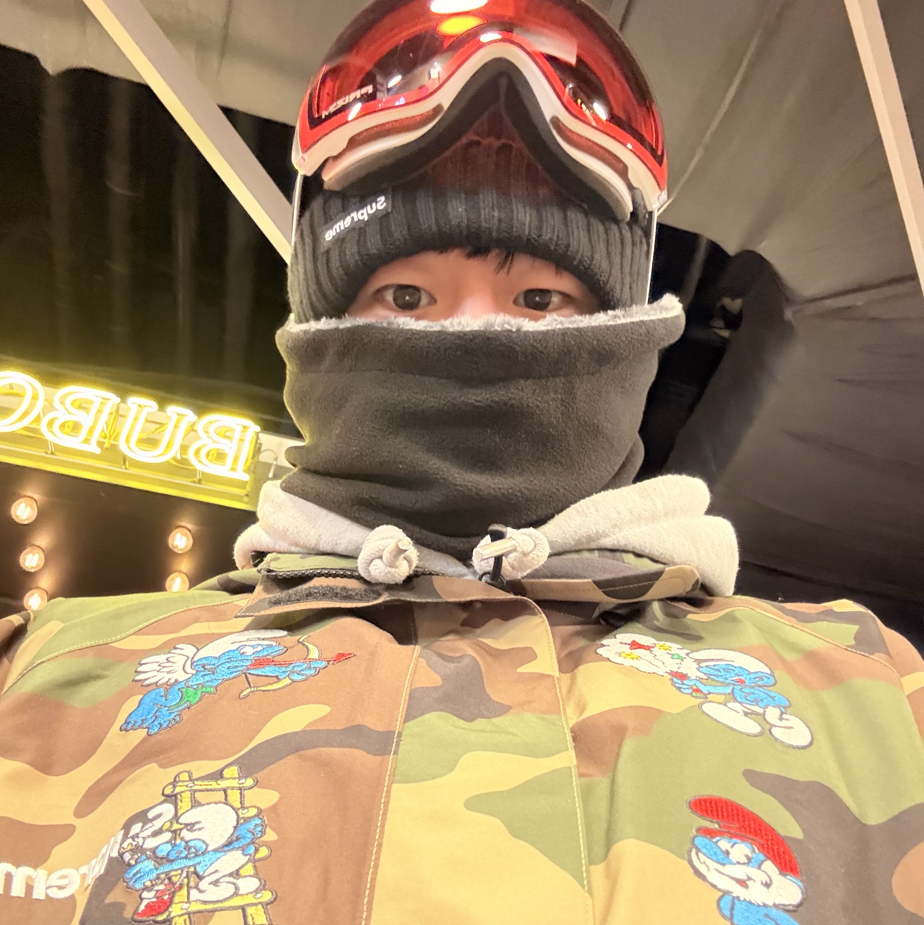 Supreme Smurfs Gore-Tex Shell Jacket Woodland Camo - 20FW, Nike ACG Smith Summit Cargo Pants Black Anthracite - Asia 착용 스타일