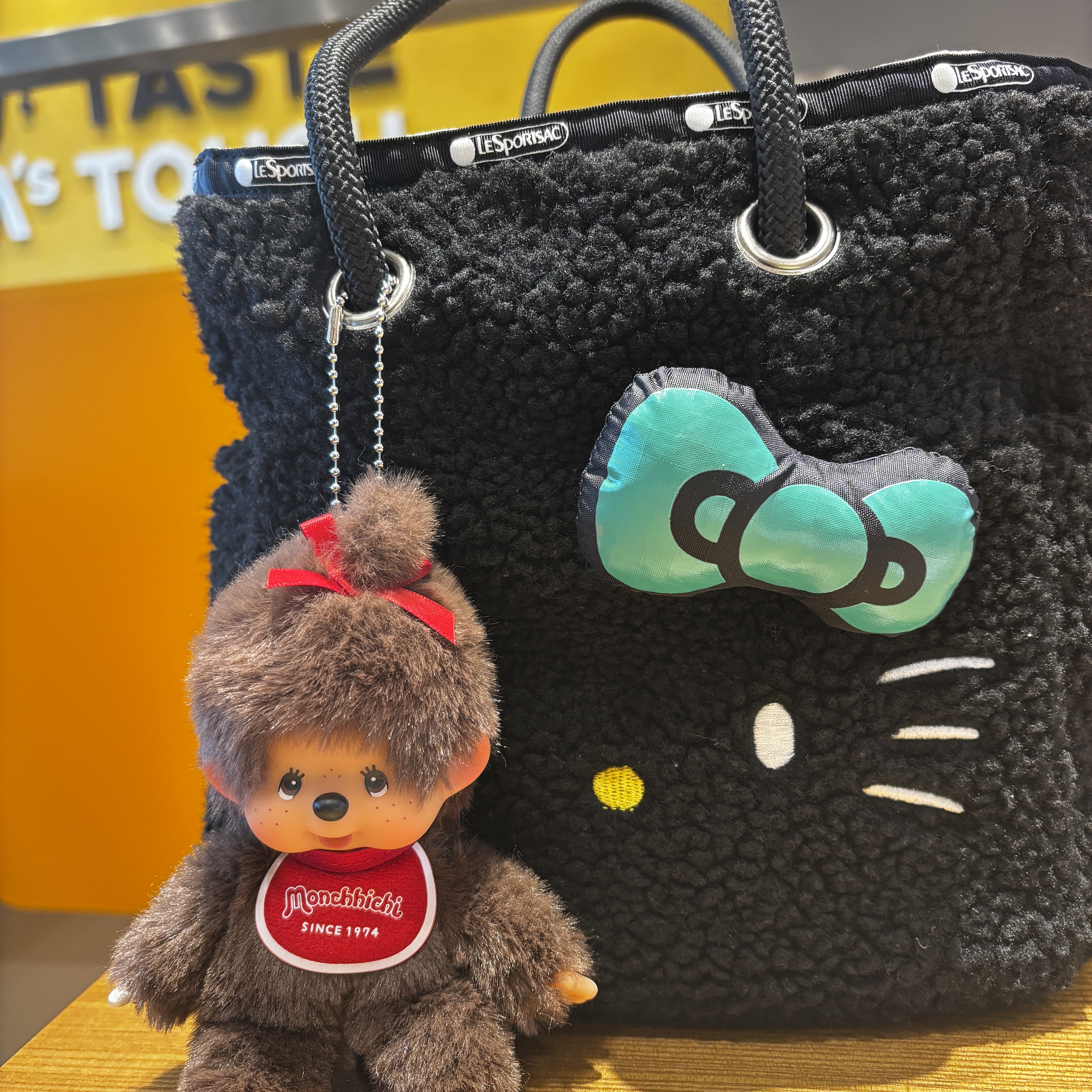 Monchhichi SS Girl Key Chain Brown 착용 스타일
