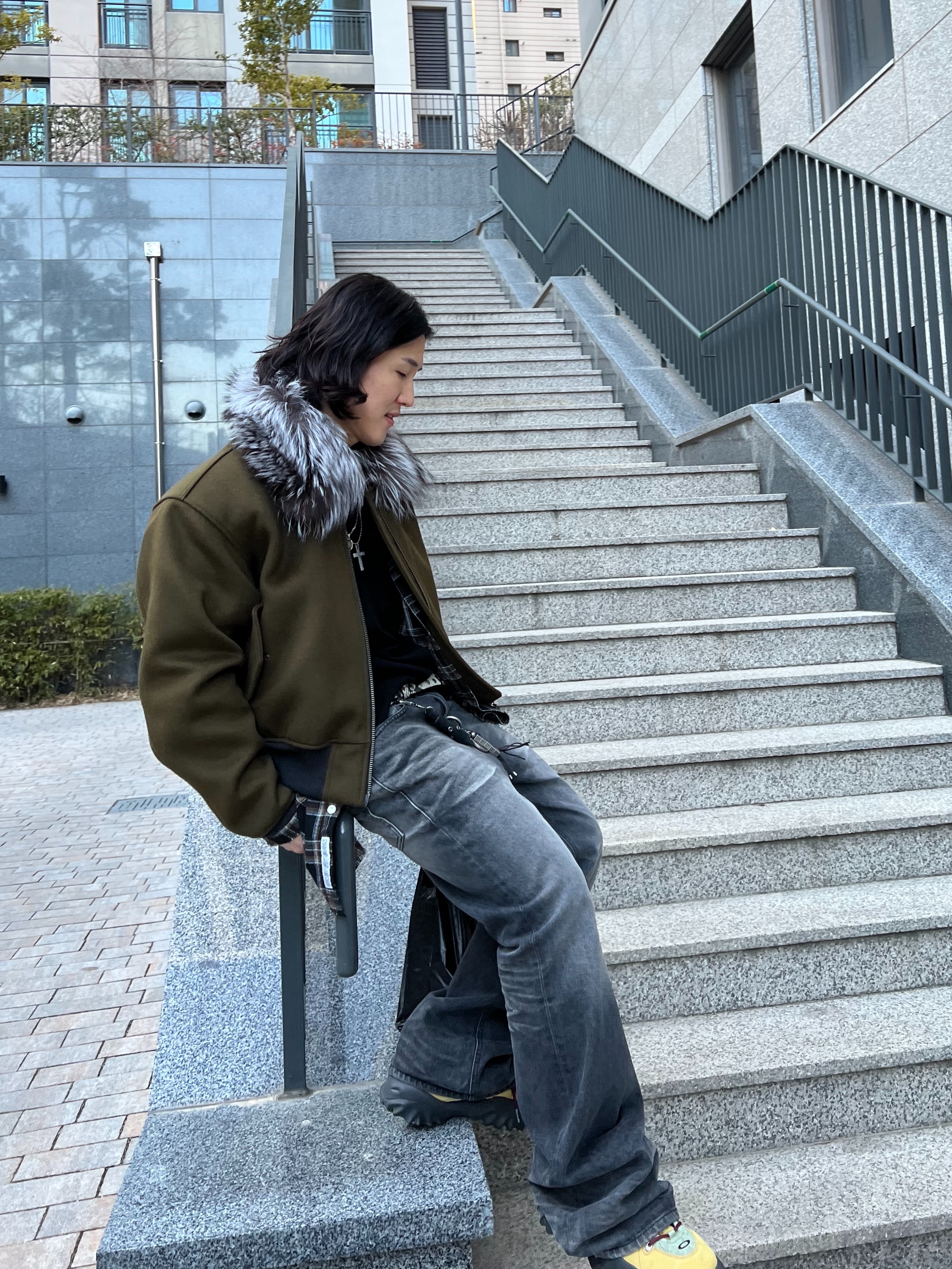 Undermycar Code Name Valkyrie Silver Fox Collar Virgin Wool Jacket Olive - 24FW, Oakley Factory Team Suede Flesh Edge Boots Yellow 착용 스타일 - 7