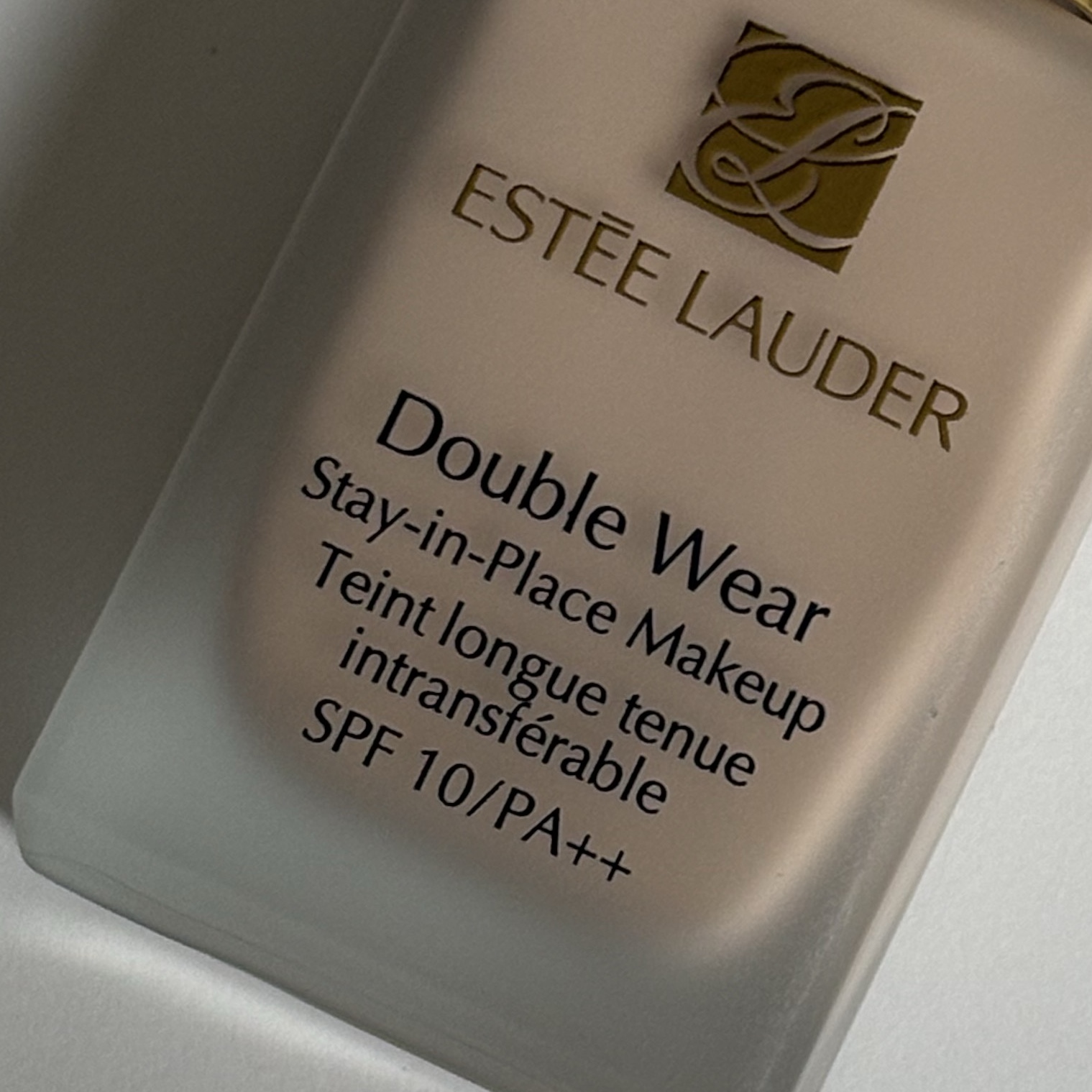 Estee Lauder Double Wear Stay-in Place Makeup SPF10 30ml 1C0 Shell 착용 스타일