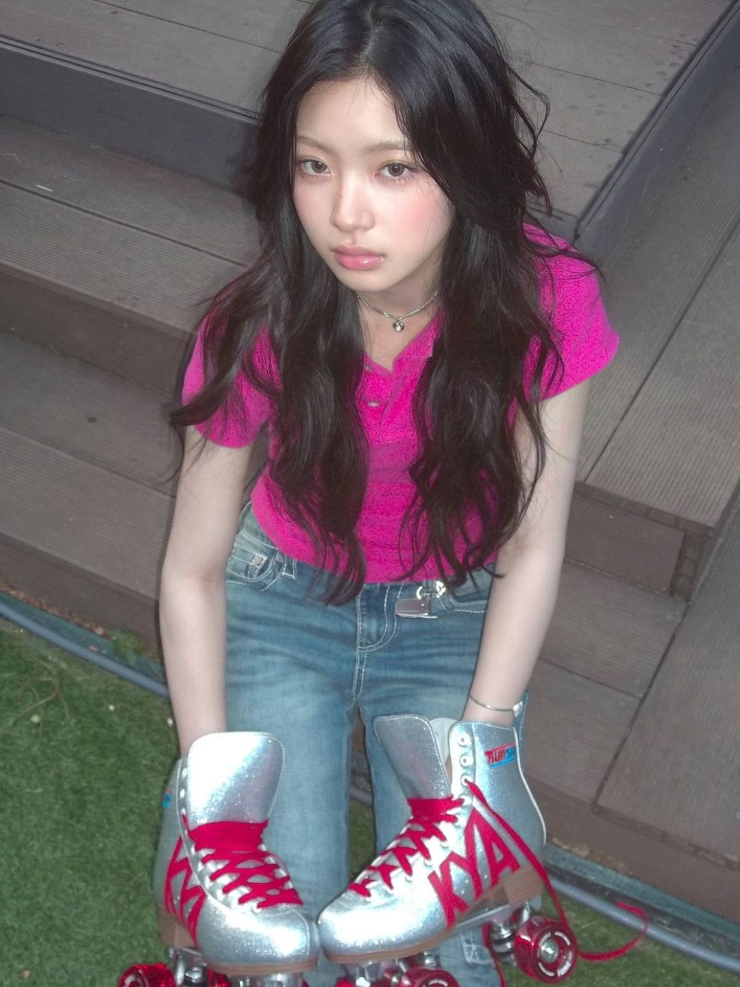(W) Diesel T-Angie Peekaboo Logo T-Shirt Hot Pink, Vans Skate Half Cab Hot Pink Black 착용 스타일 - 2