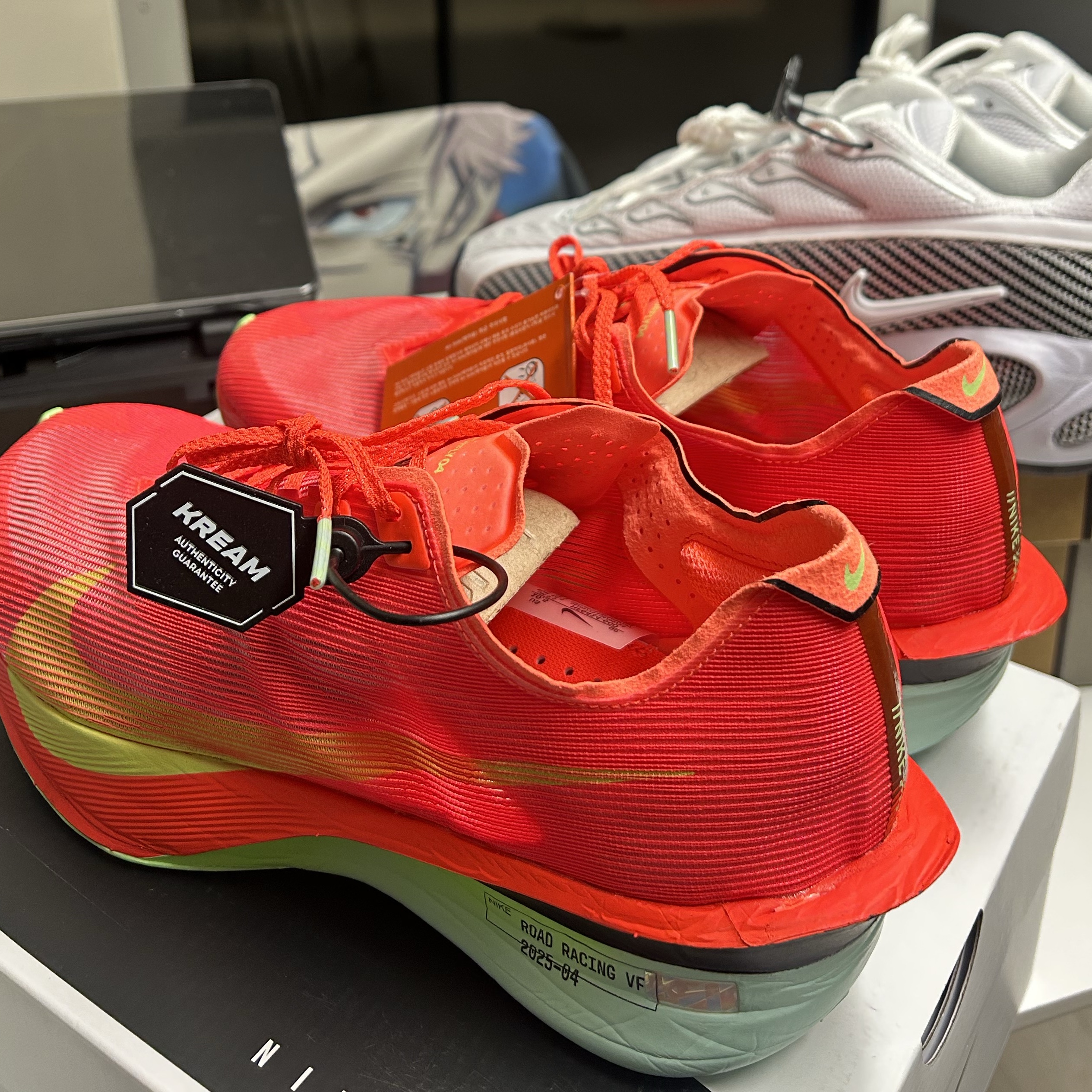 Nike ZoomX Vaporfly Next% 4 Crimson Mint Foam 착용 스타일