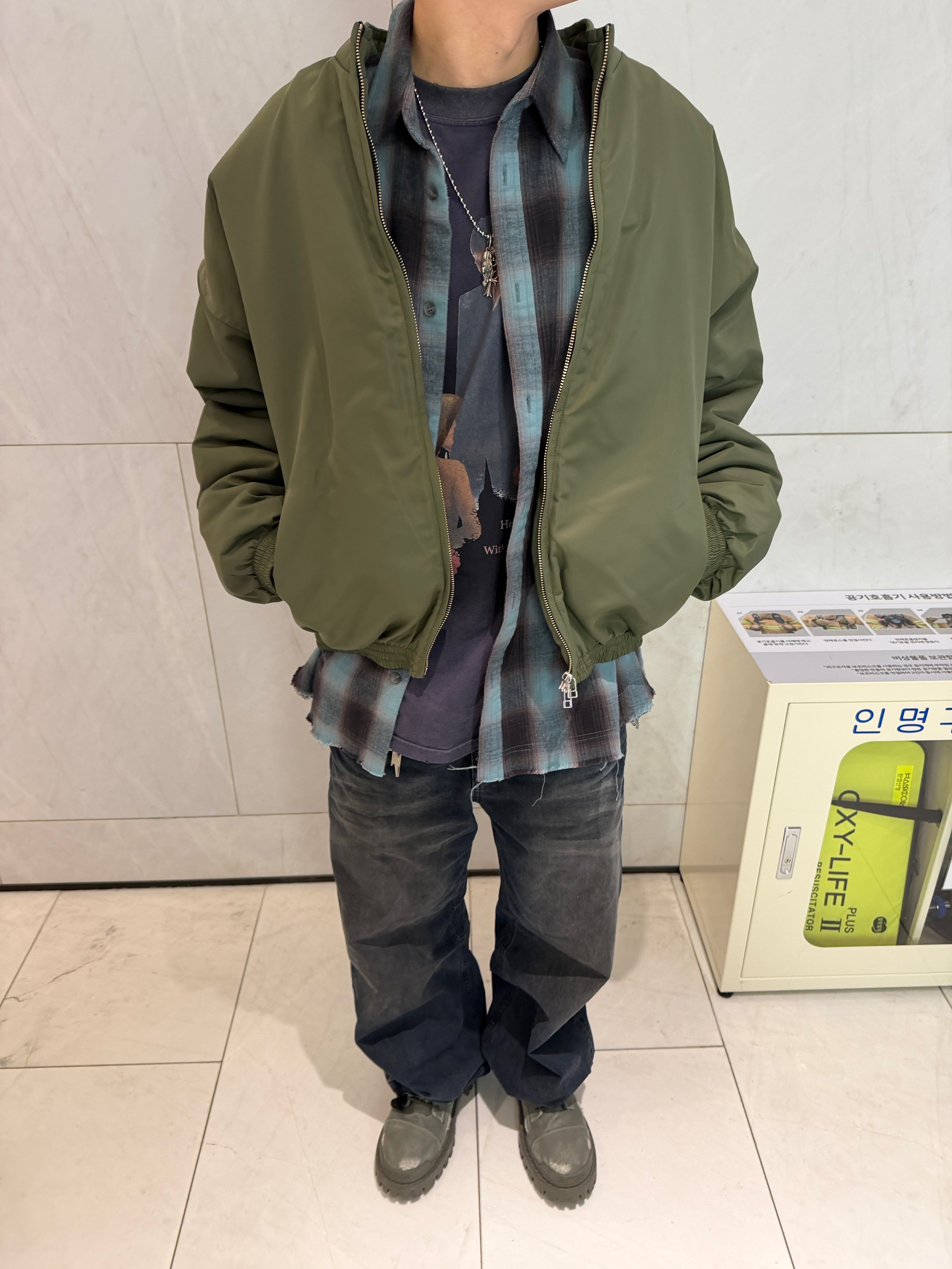 Nonnod Zen Dirty Oil Washed Denim Pants, Nonnod Flexible String Check Shirt Aqua Ash 착용 스타일 - 2