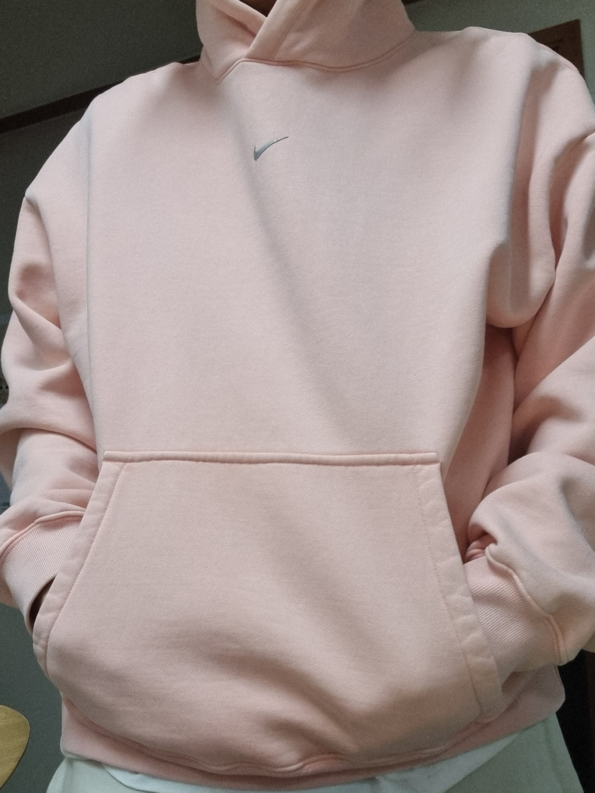 (W) Nike x Oliva Kim NRG Hoodie Bleached Coral 착용 스타일