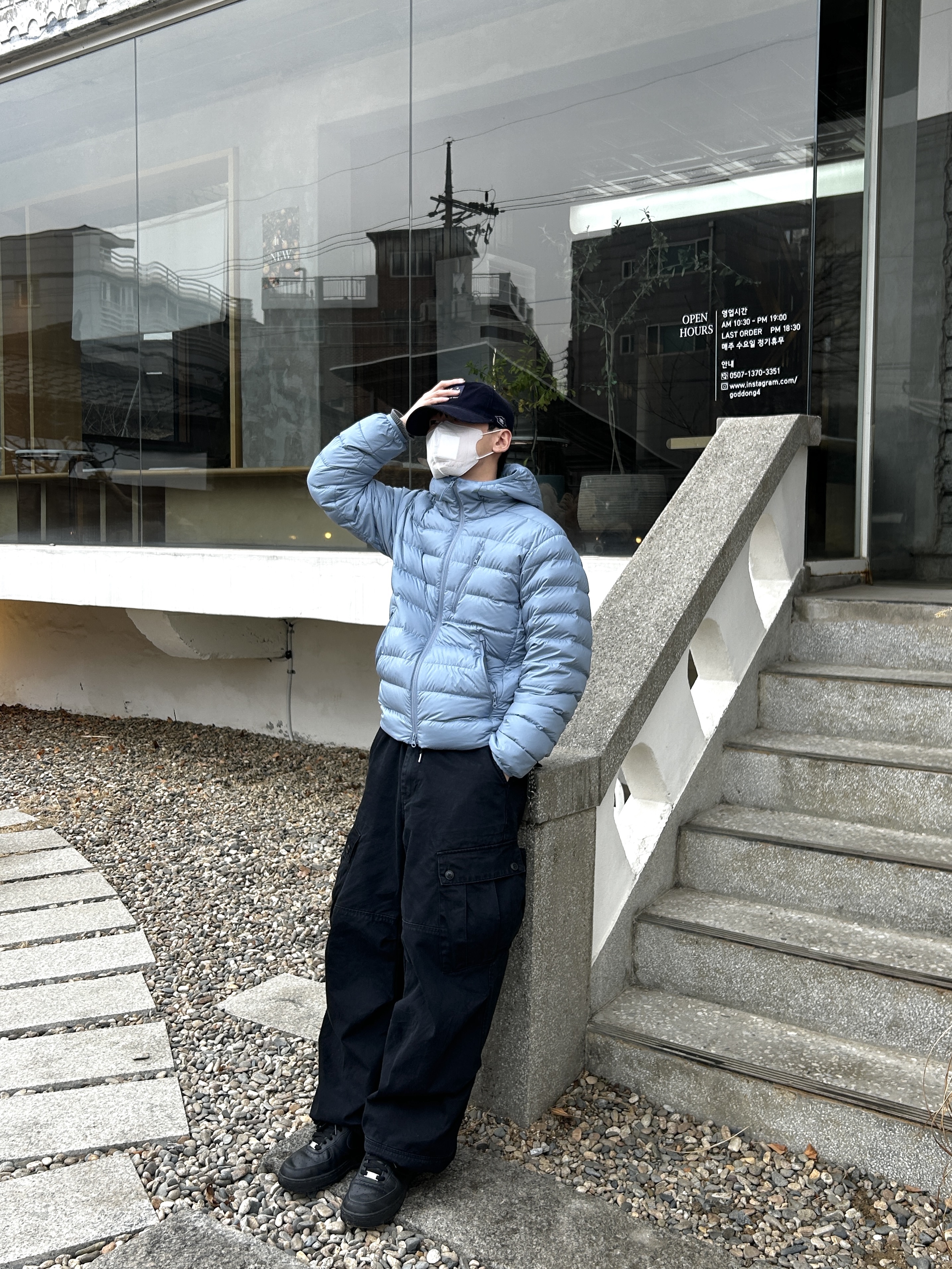 Musinsa Standard City Leisure Hooded Light Down Jacket Moon Blue, Musinsa Standard City Leisure Hooded Light Down Jacket Cloudy Blue 착용 스타일 - 3